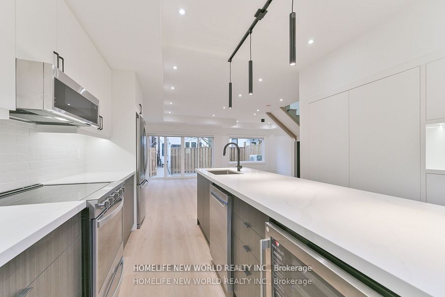 995 Dufferin Street Laneway Property Photo 7