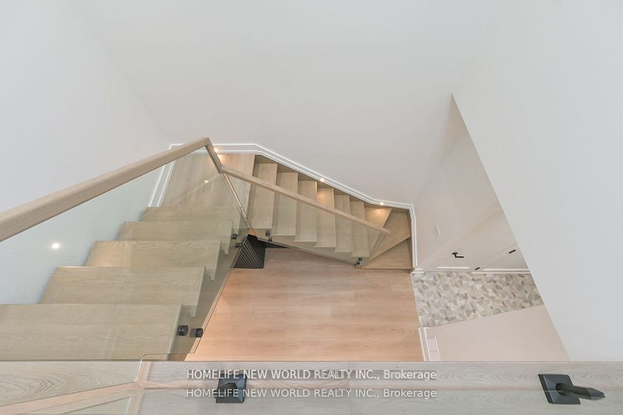 995 Dufferin Street Laneway Property Photo 11