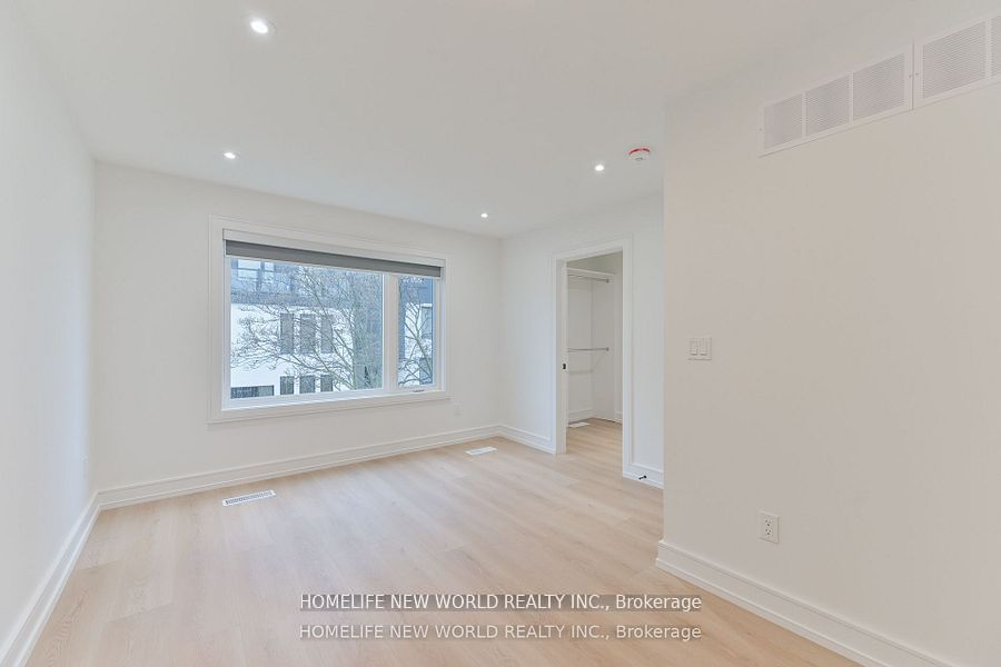 995 Dufferin Street Laneway Property Photo 14