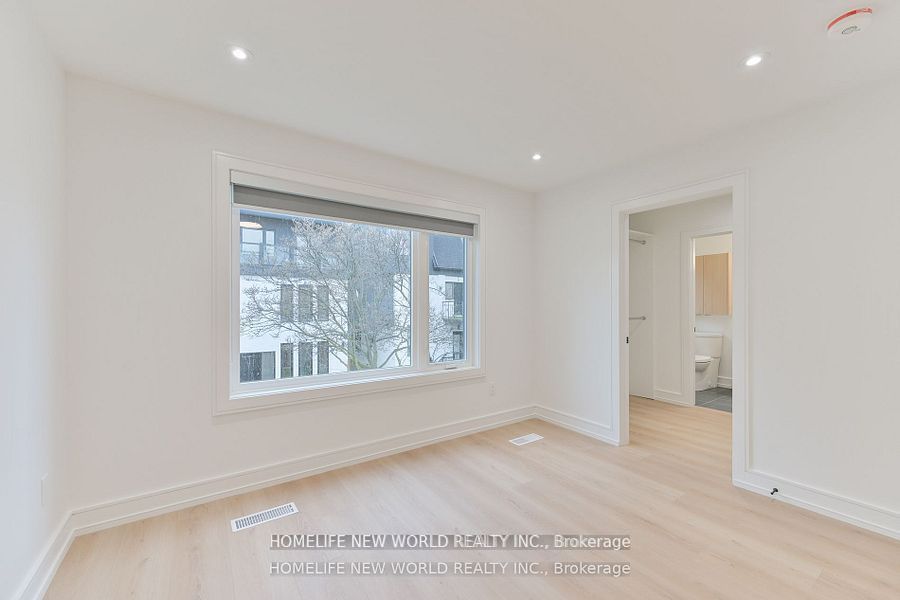 995 Dufferin Street Laneway Property Photo 15