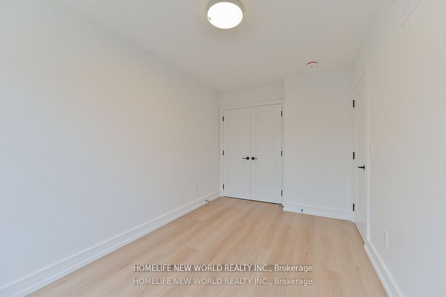 995 Dufferin Street Laneway Property Photo 21