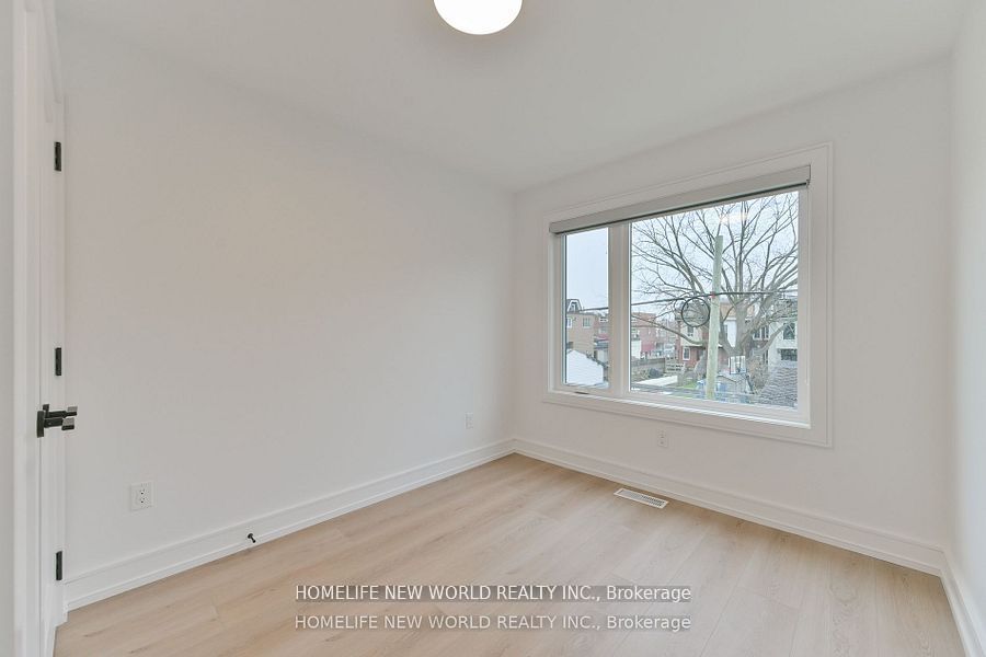995 Dufferin Street Laneway Property Photo 22