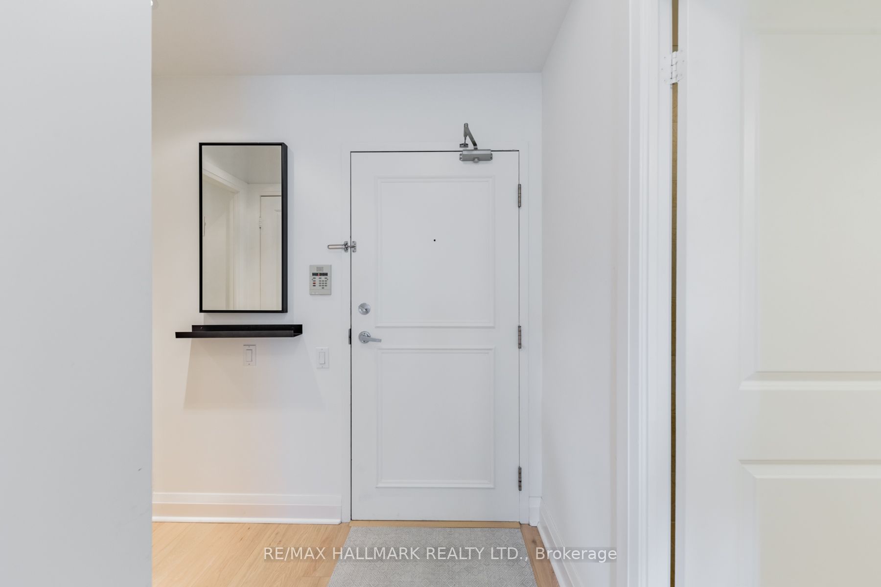 20 Scrivener Square 502 Property Photo 2