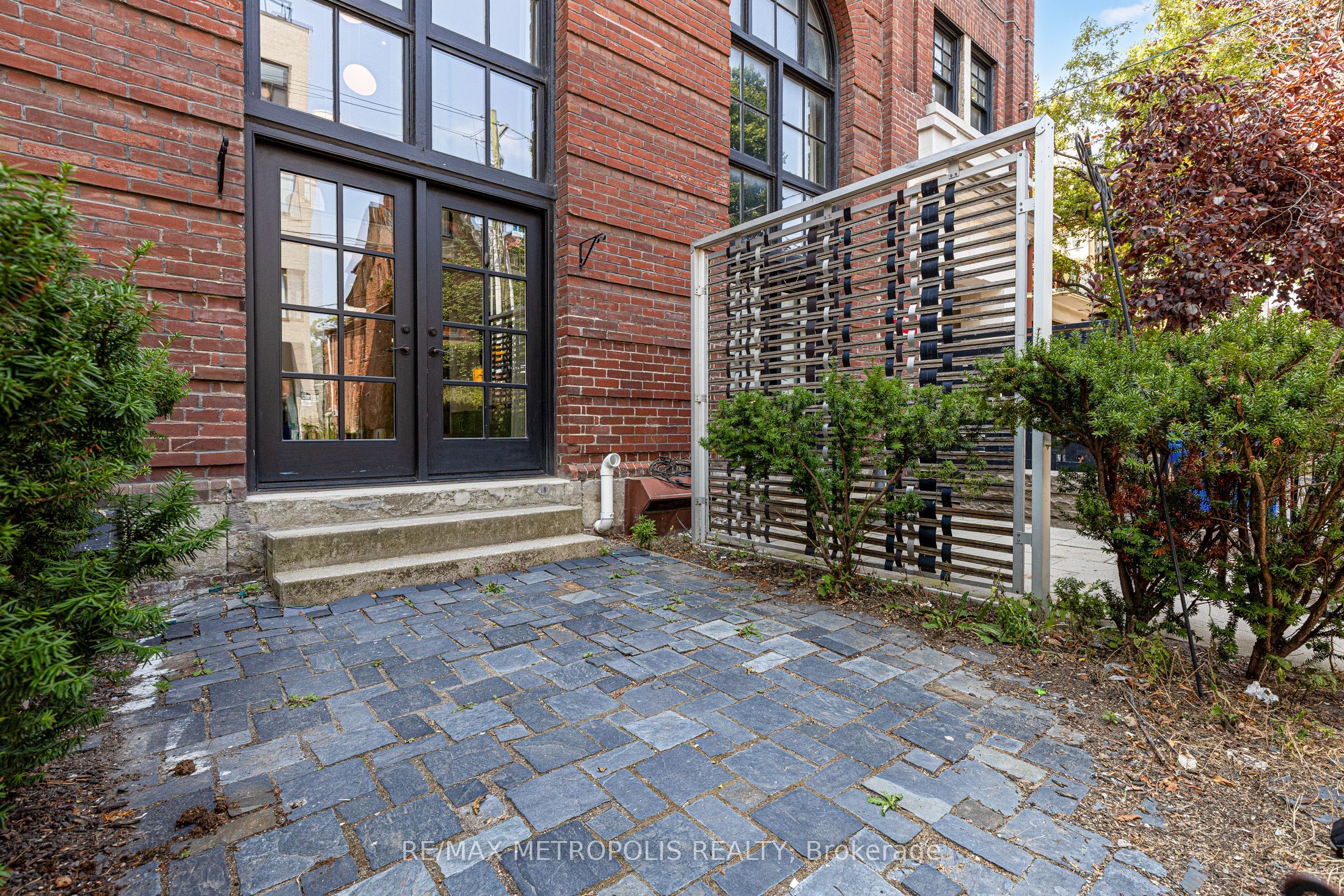 394 Euclid Avenue 102 Property Photo 8