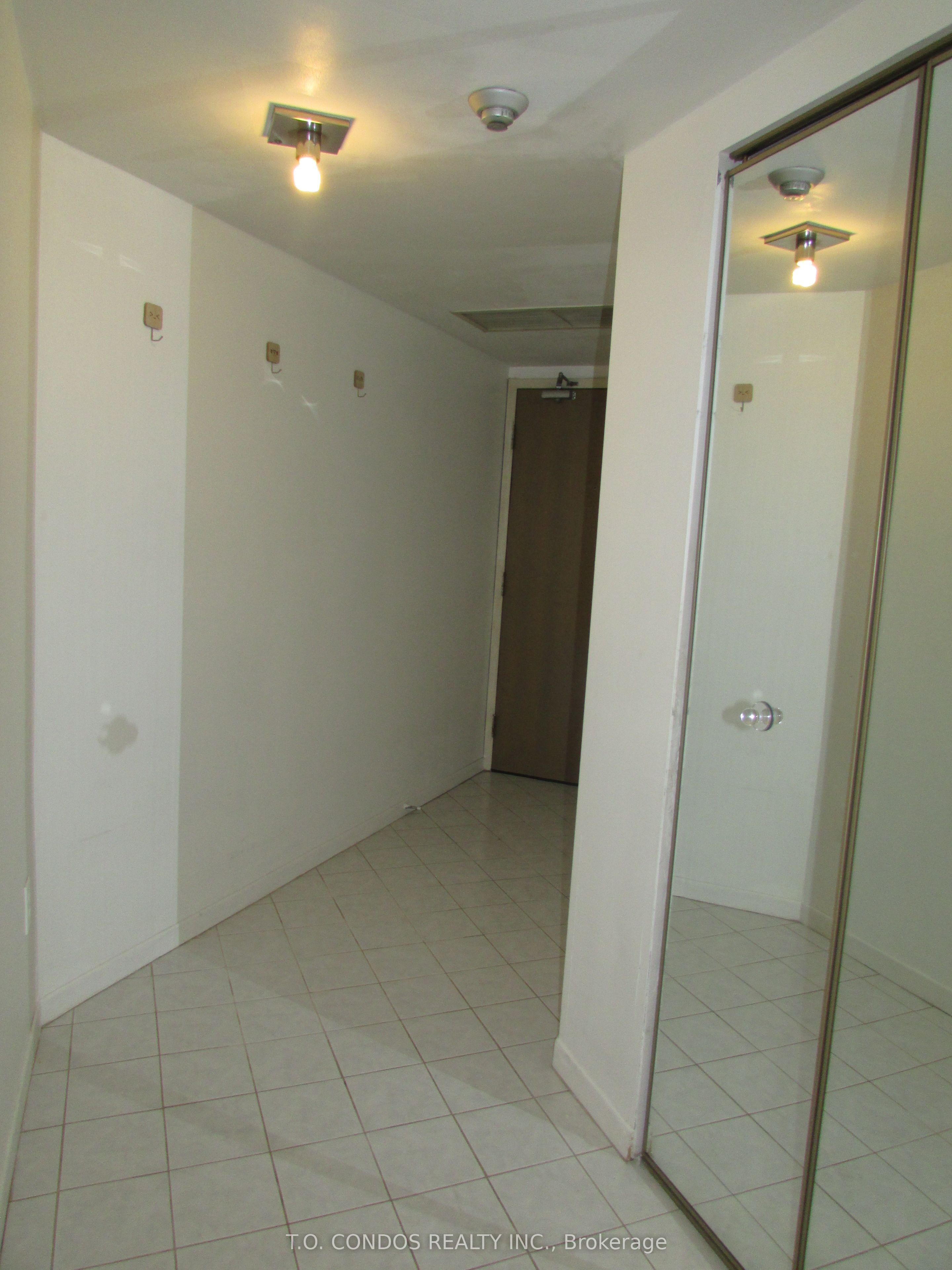 1001 Bay Street 809 Property Photo 6