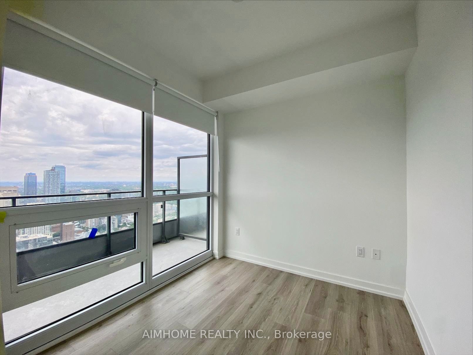 395 Bloor Street E 4902 Property Photo 8