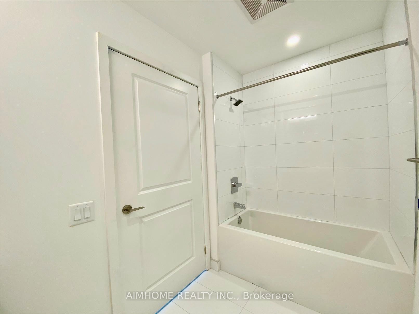 395 Bloor Street E 4902 Property Photo 11