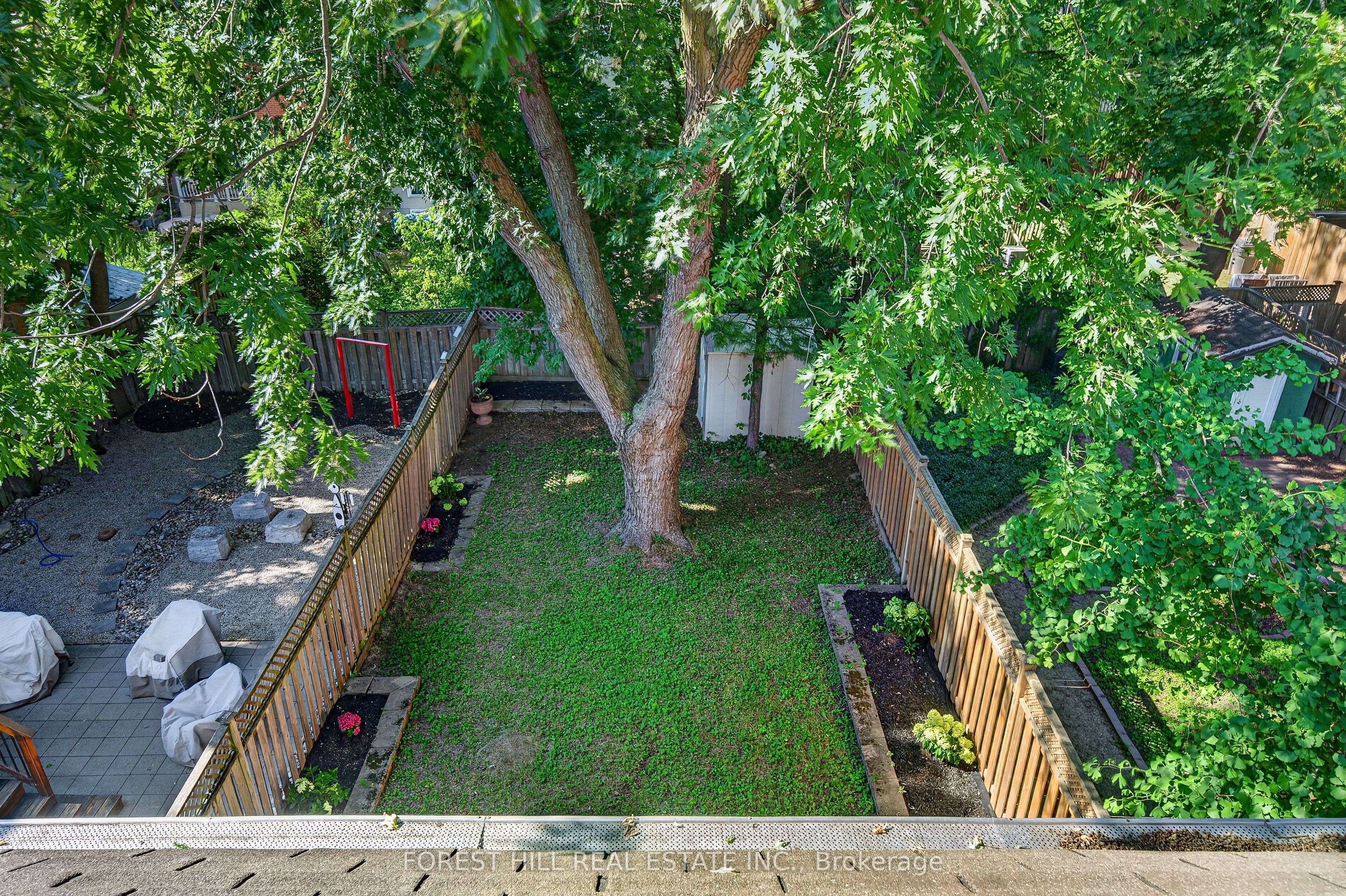 50 Bowood Avenue Property Photo 28