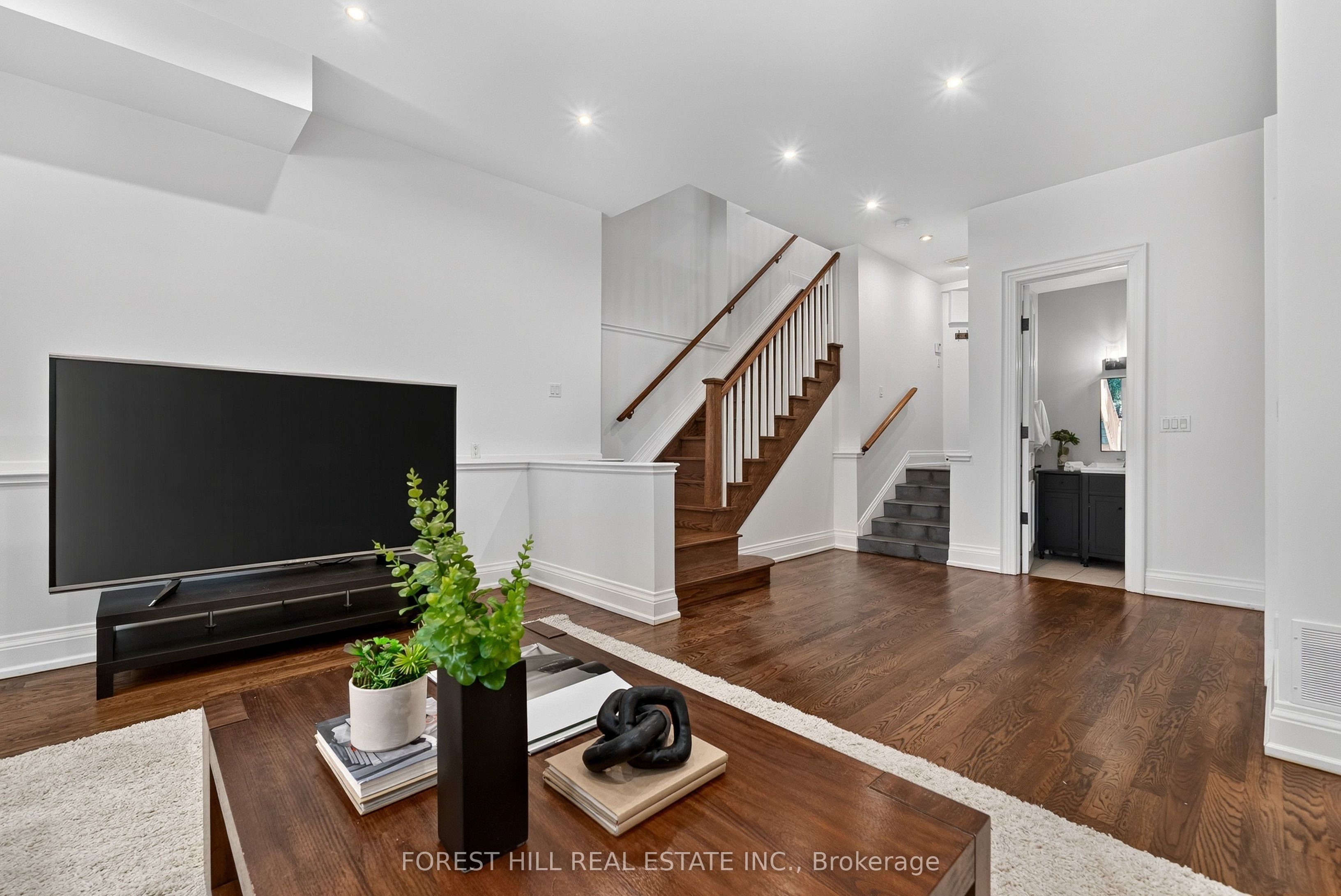 50 Bowood Avenue Property Photo 40