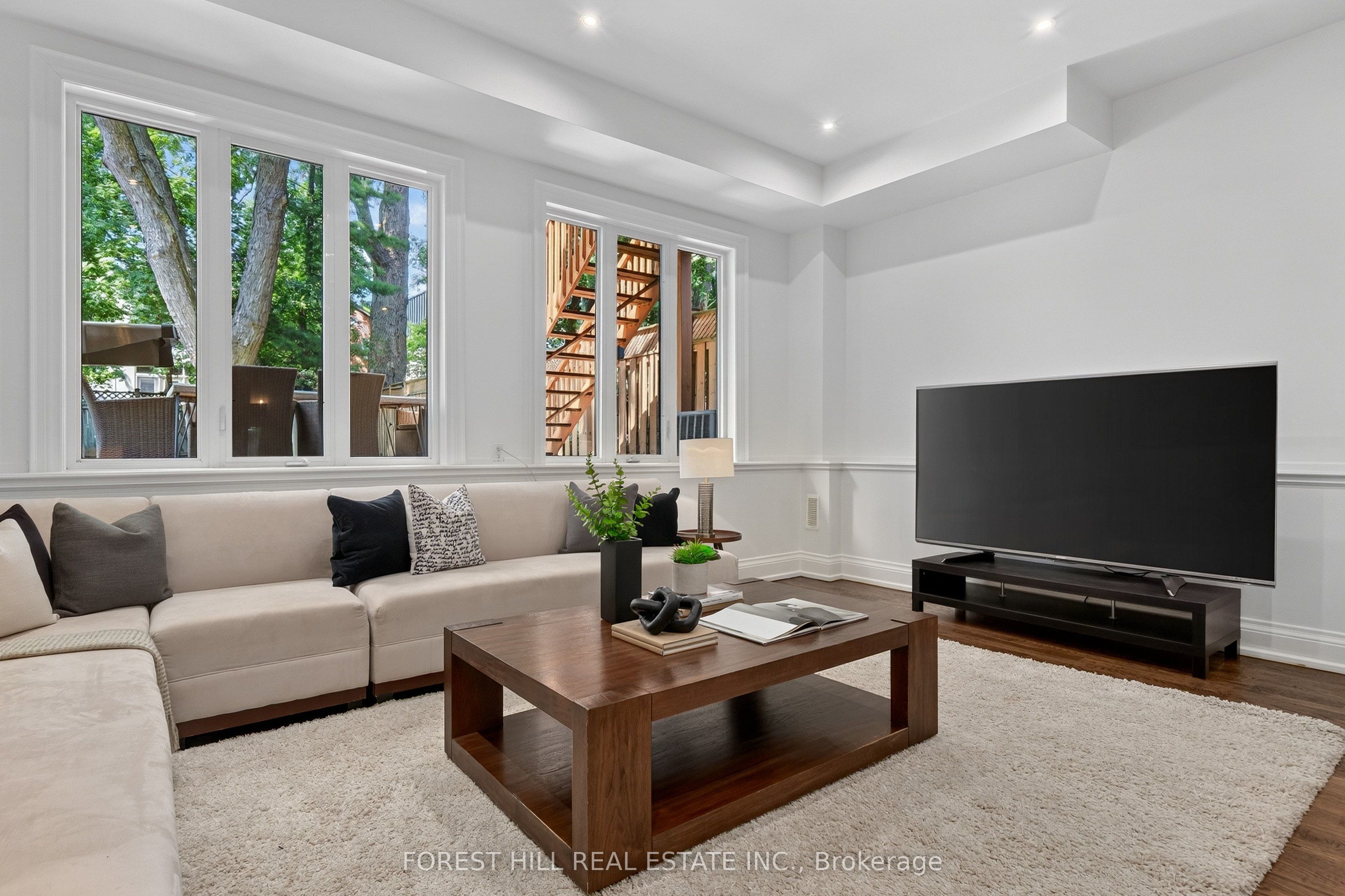 50 Bowood Avenue Property Photo 41