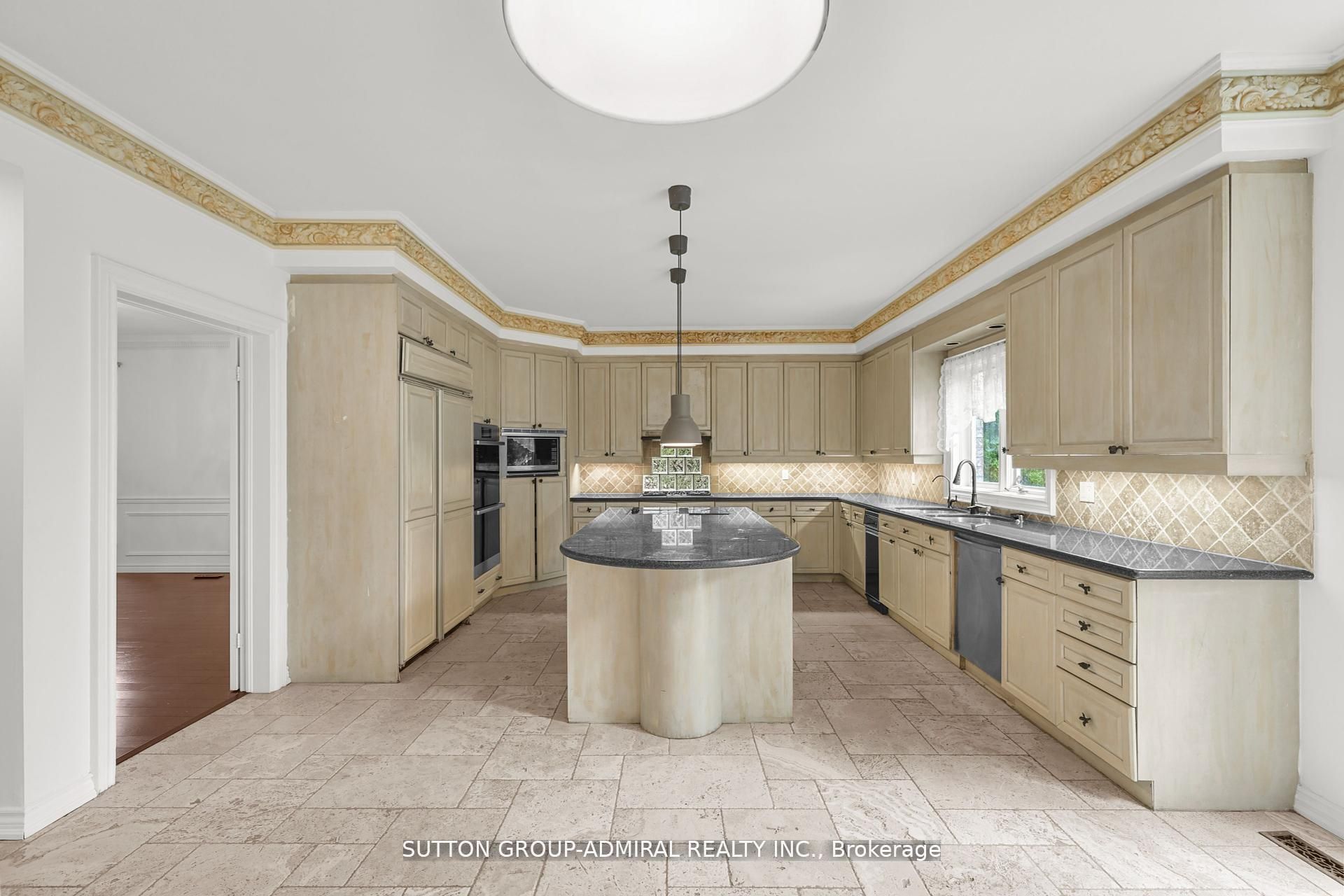 48 Berkindale Drive Property Photo 6