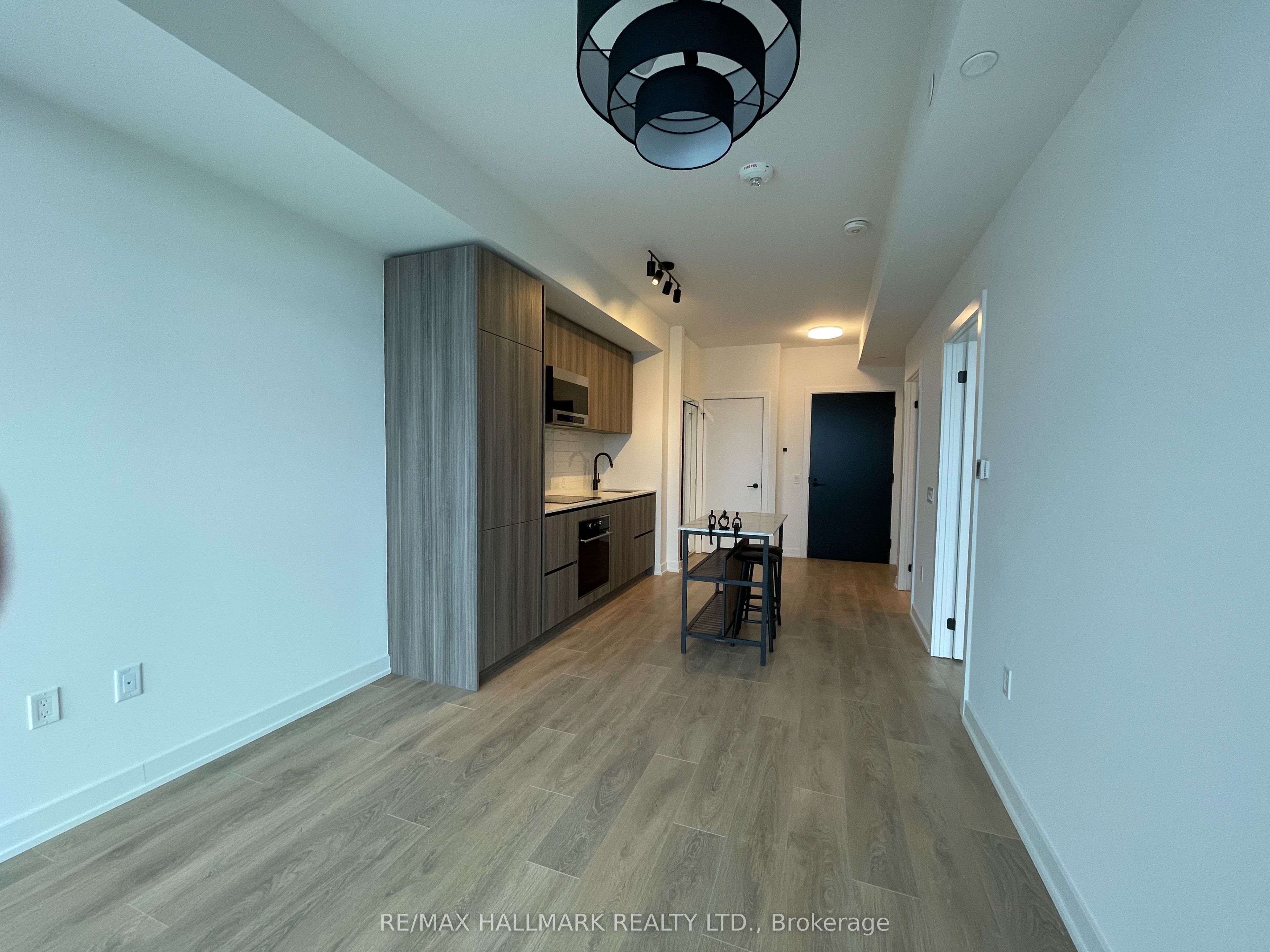 127 Broadway Avenue 1810 Property Photo 6