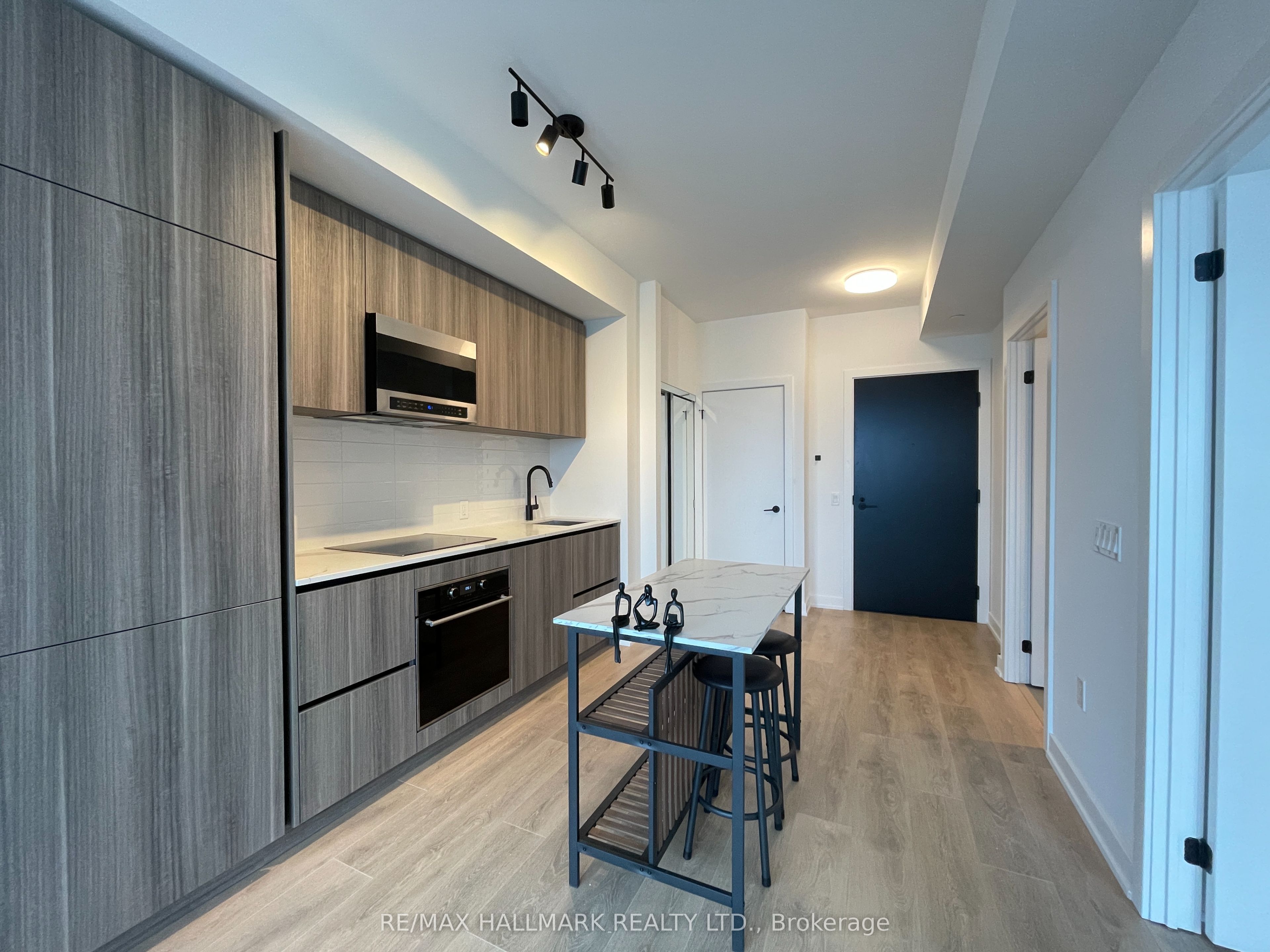 127 Broadway Avenue 1810 Property Photo 9