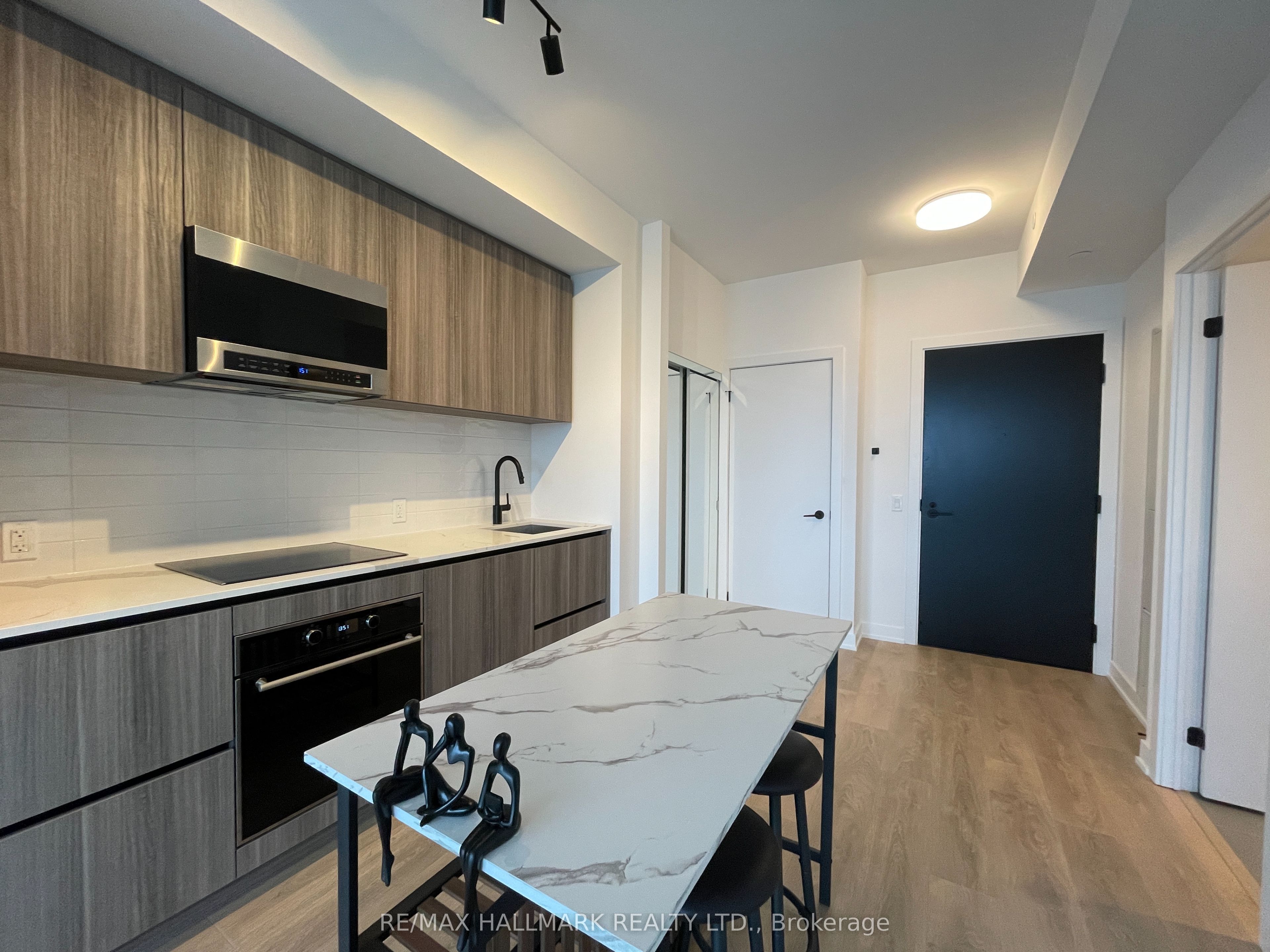 127 Broadway Avenue 1810 Property Photo 10