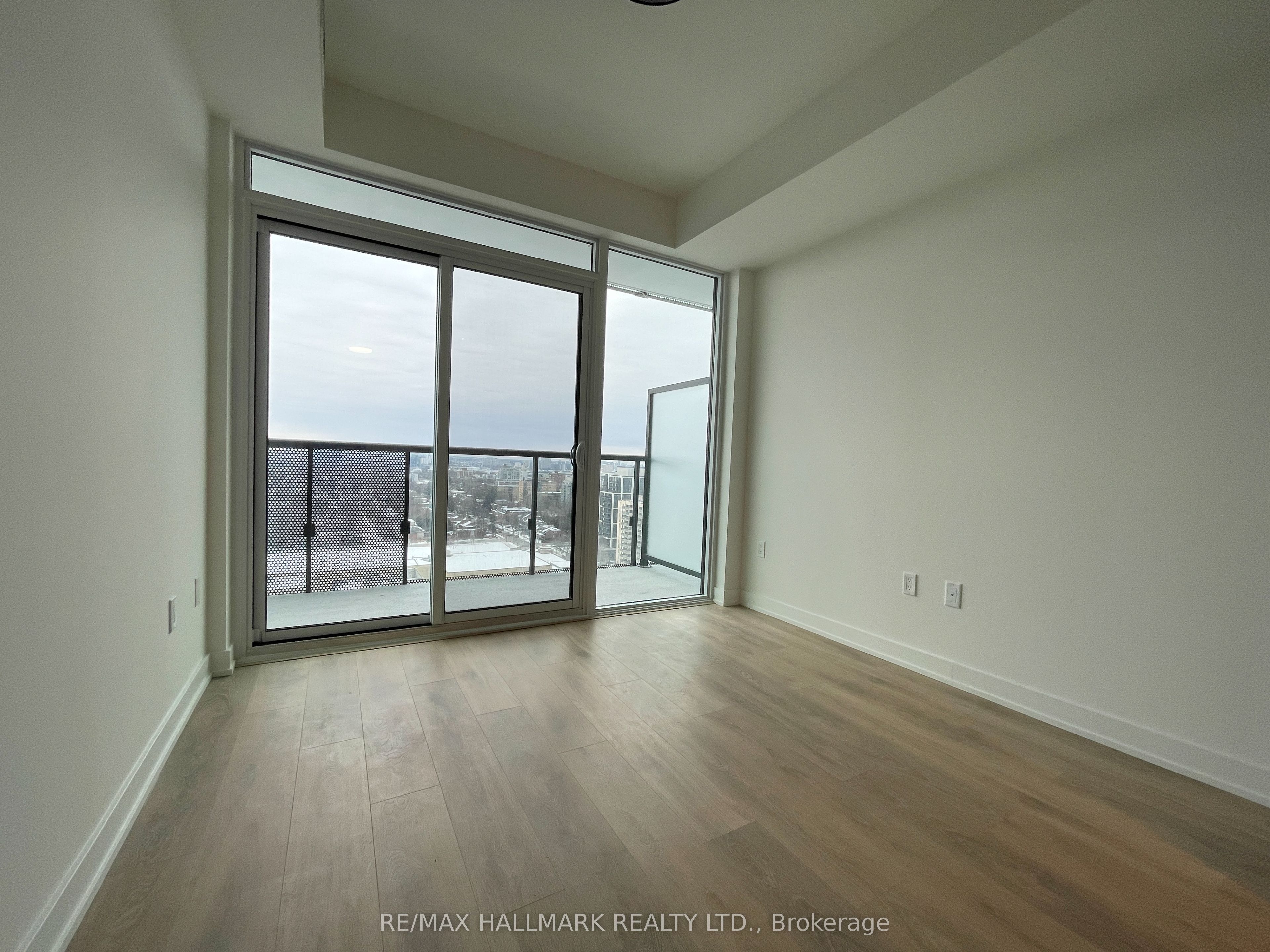 127 Broadway Avenue 1810 Property Photo 11