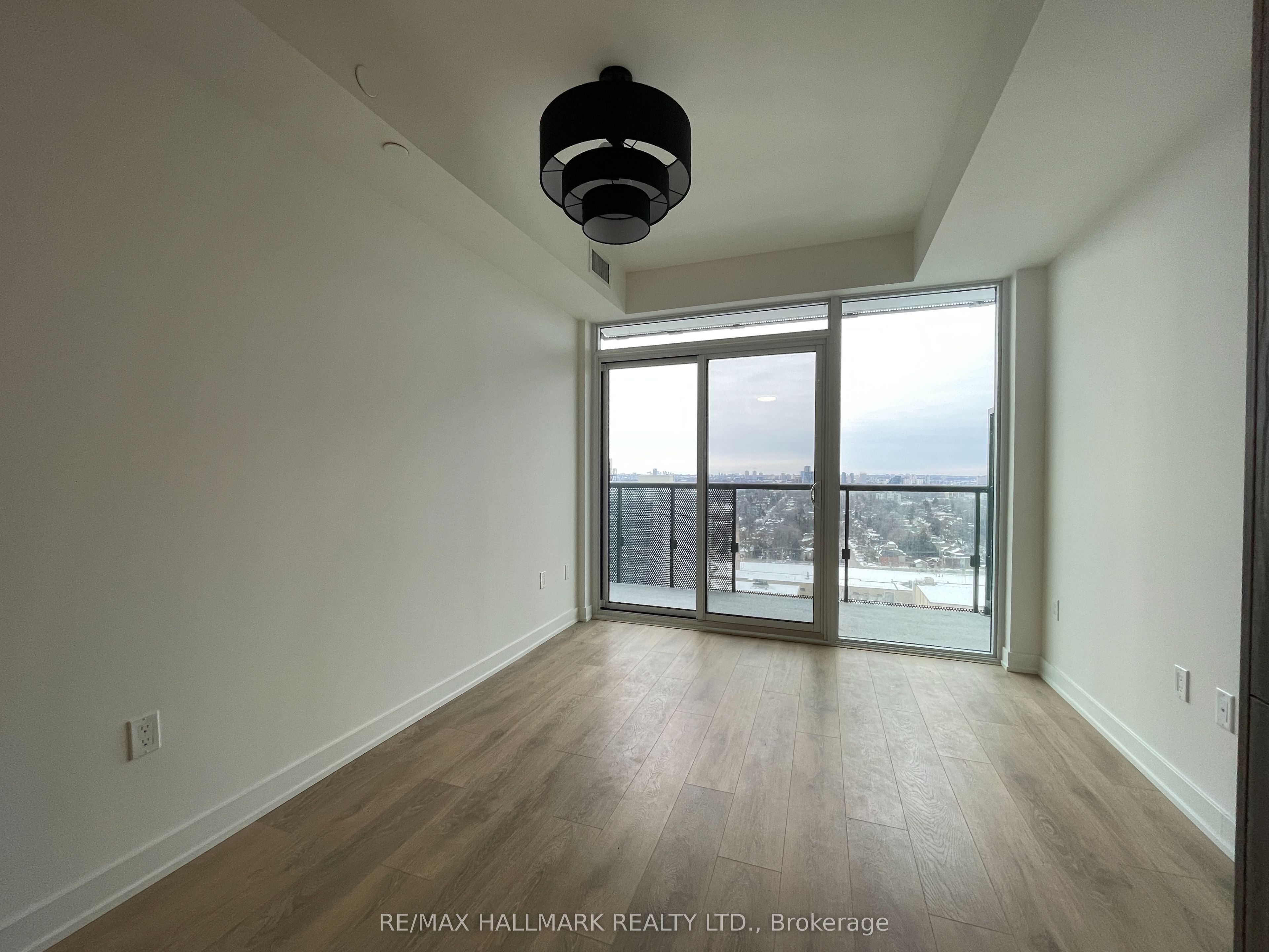 127 Broadway Avenue 1810 Property Photo 12