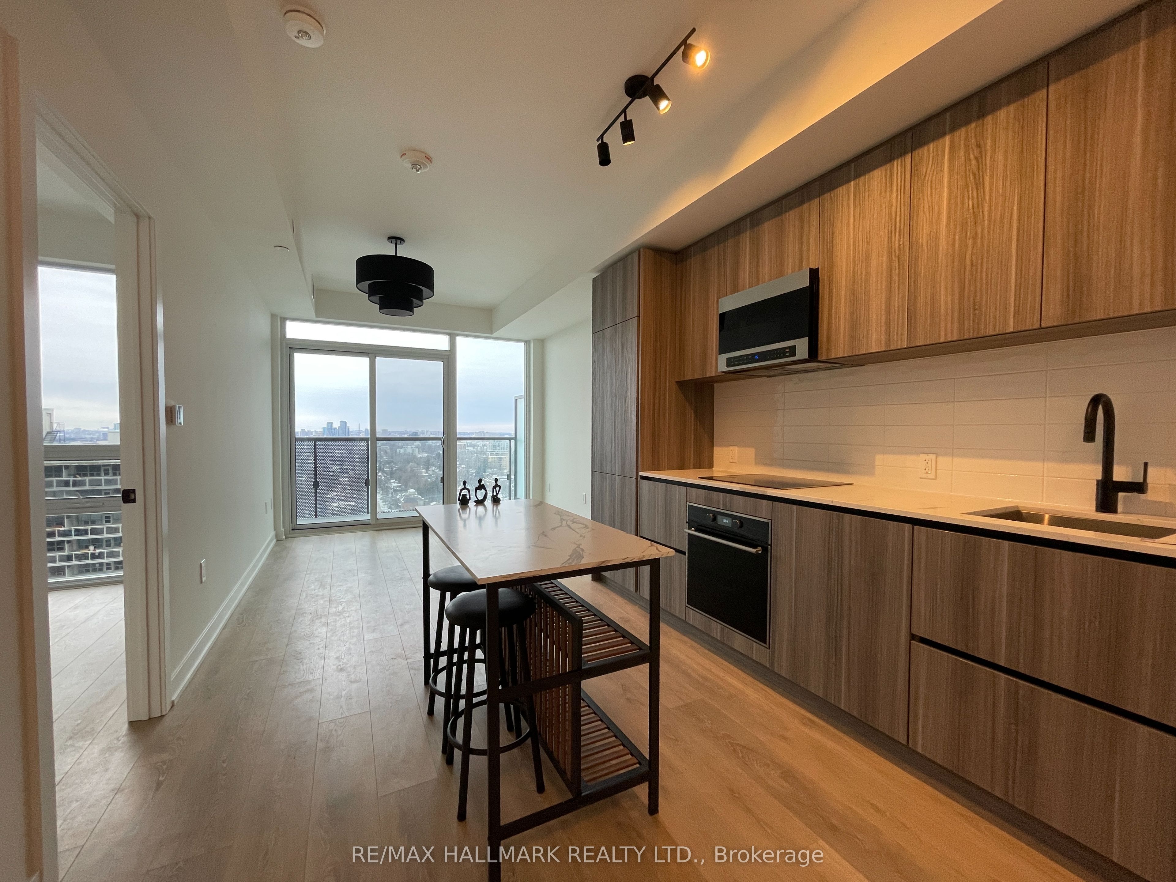 127 Broadway Avenue 1810 Property Photo 14