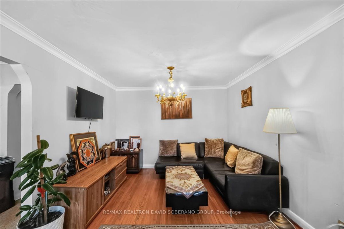 19 Wigan Crescent Property Photo 3