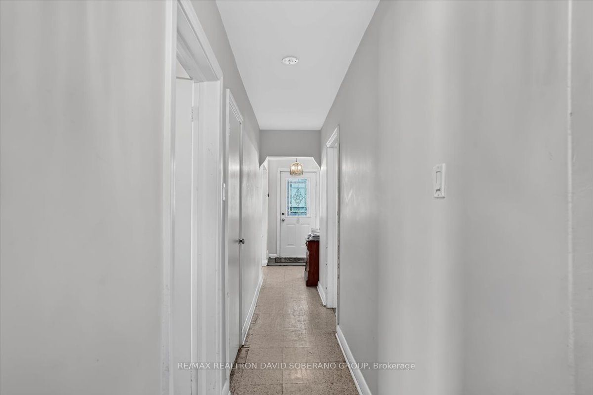 19 Wigan Crescent Property Photo 5