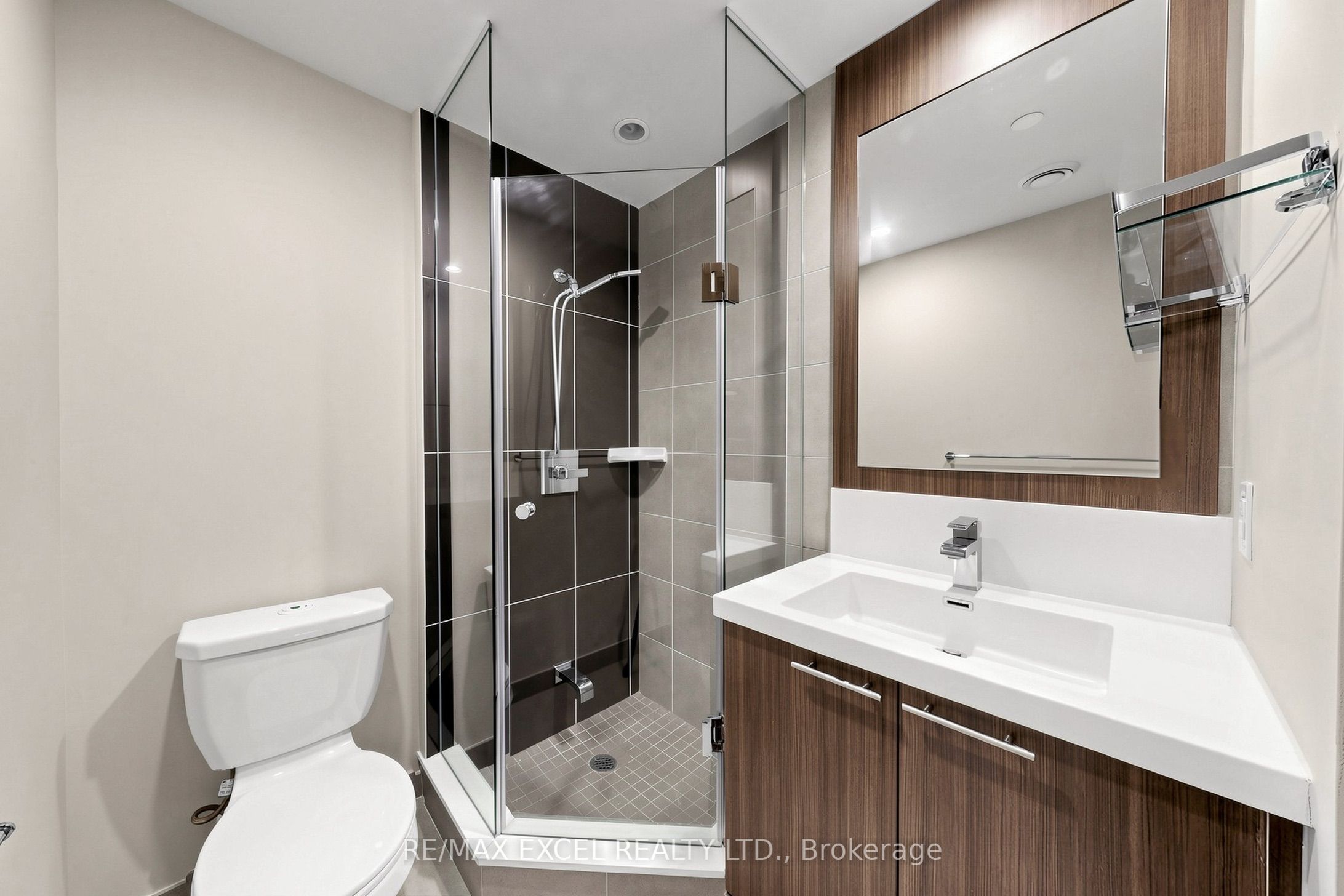 120 Harrison Garden Boulevard 906 Property Photo 11