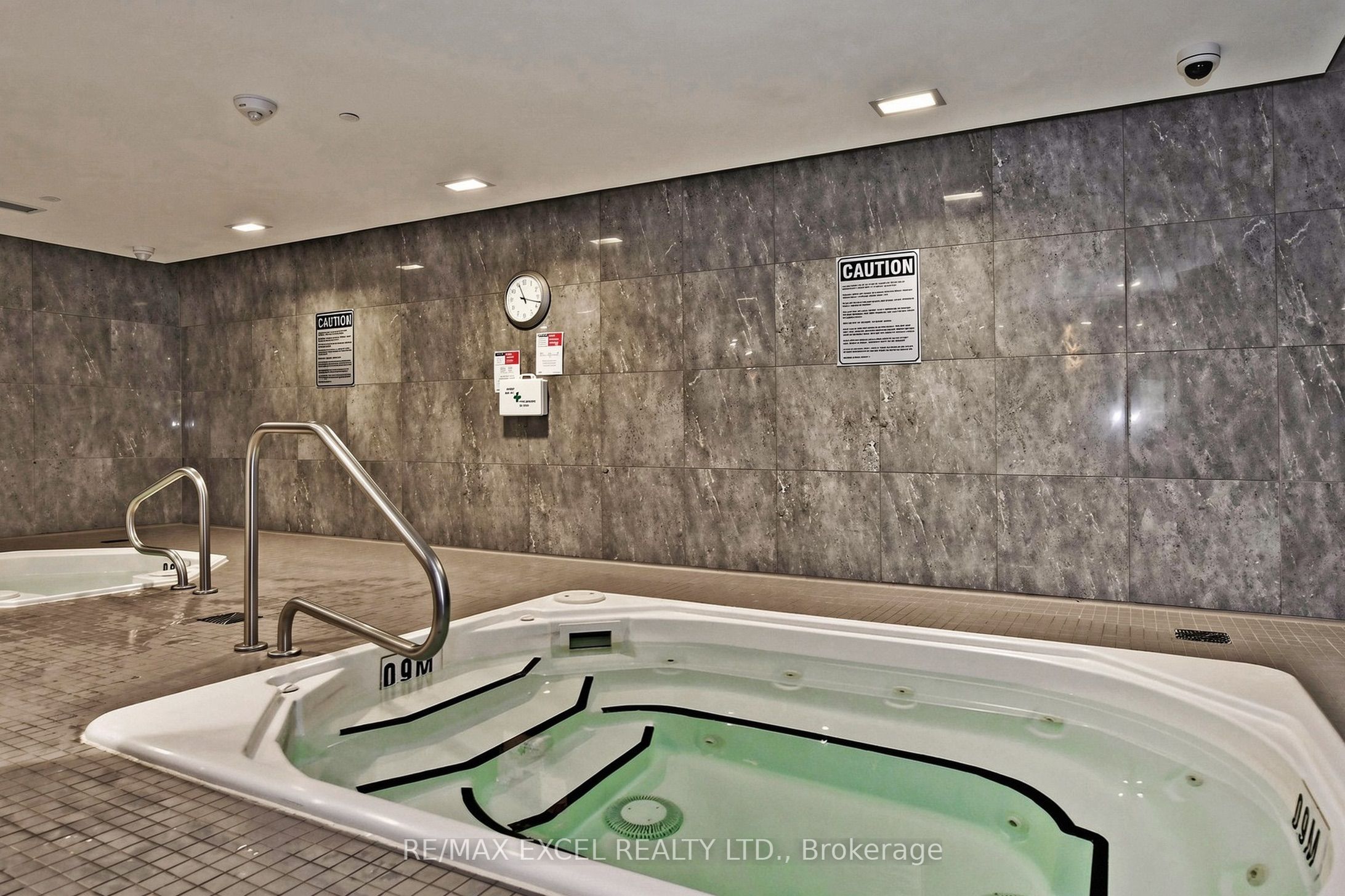 120 Harrison Garden Boulevard 906 Property Photo 17