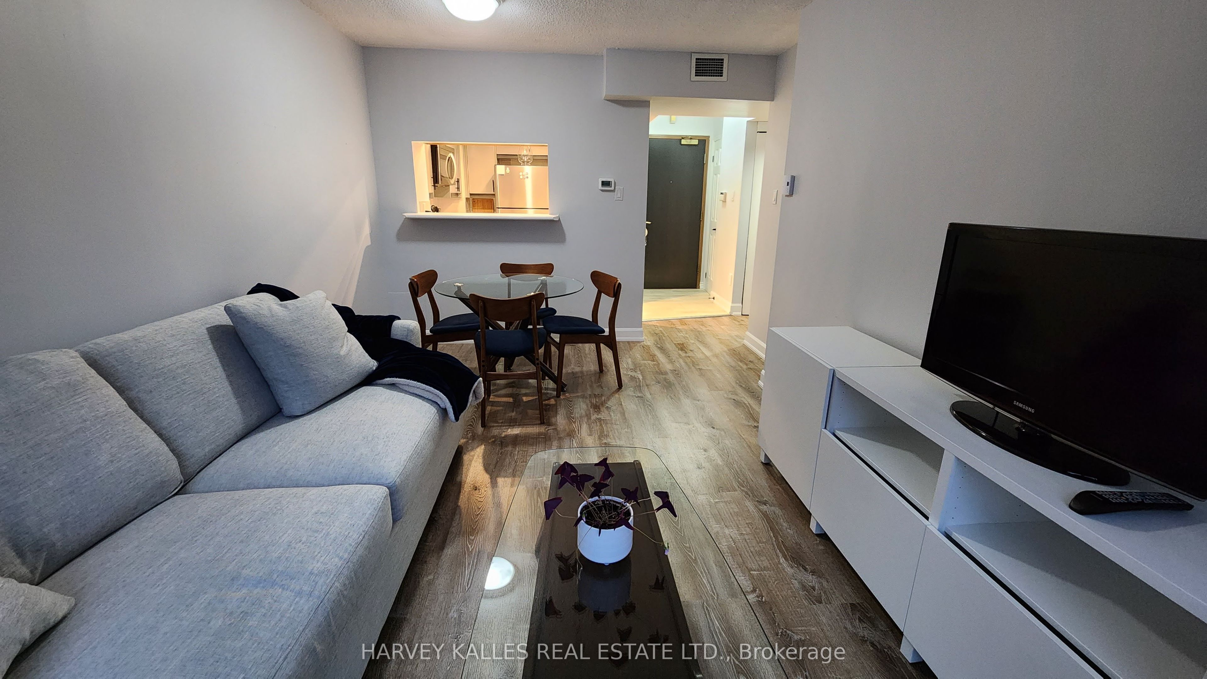 7 Broadway Avenue 211 Property Photo 1