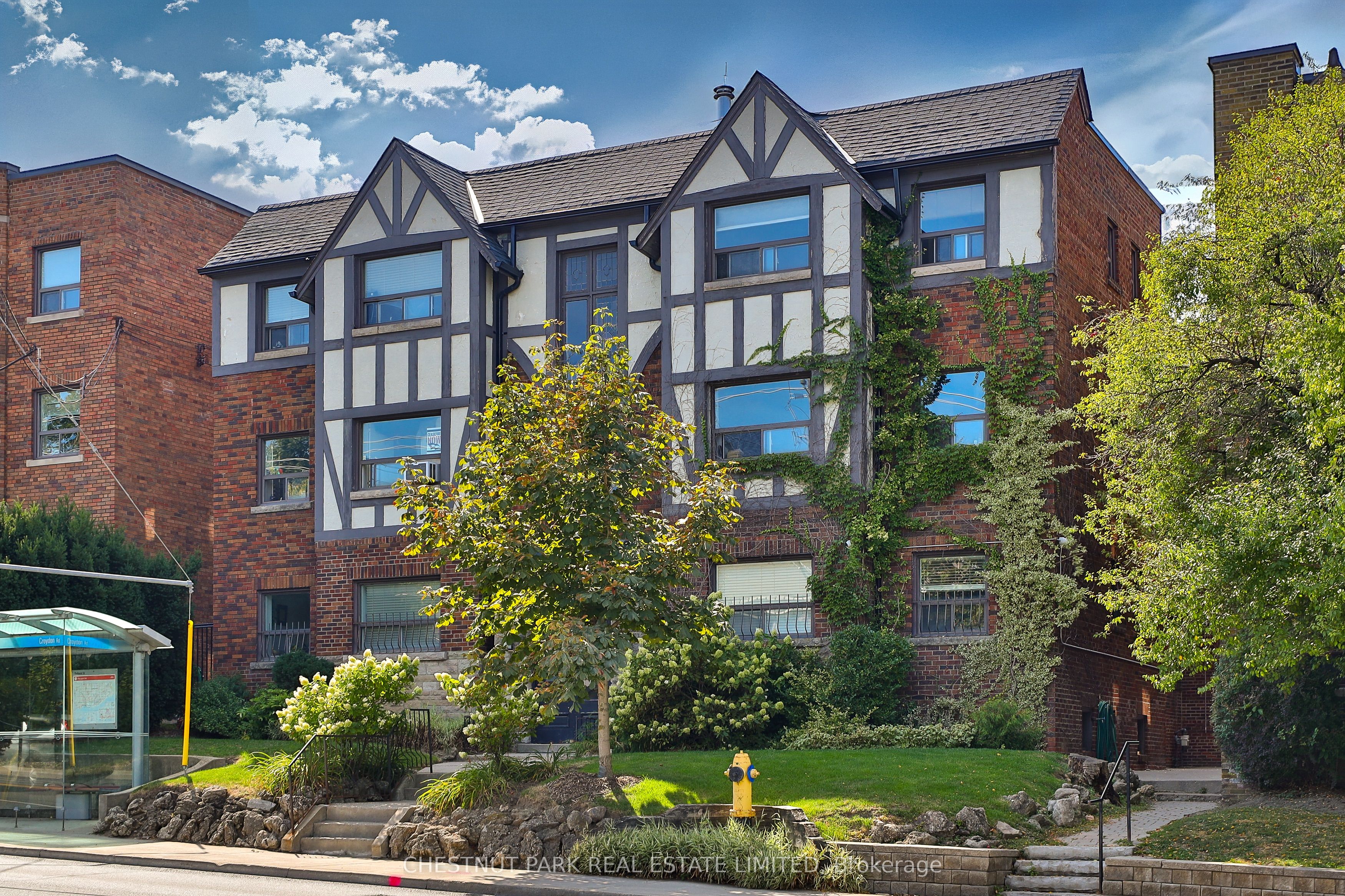 1648 Bathurst Street 5