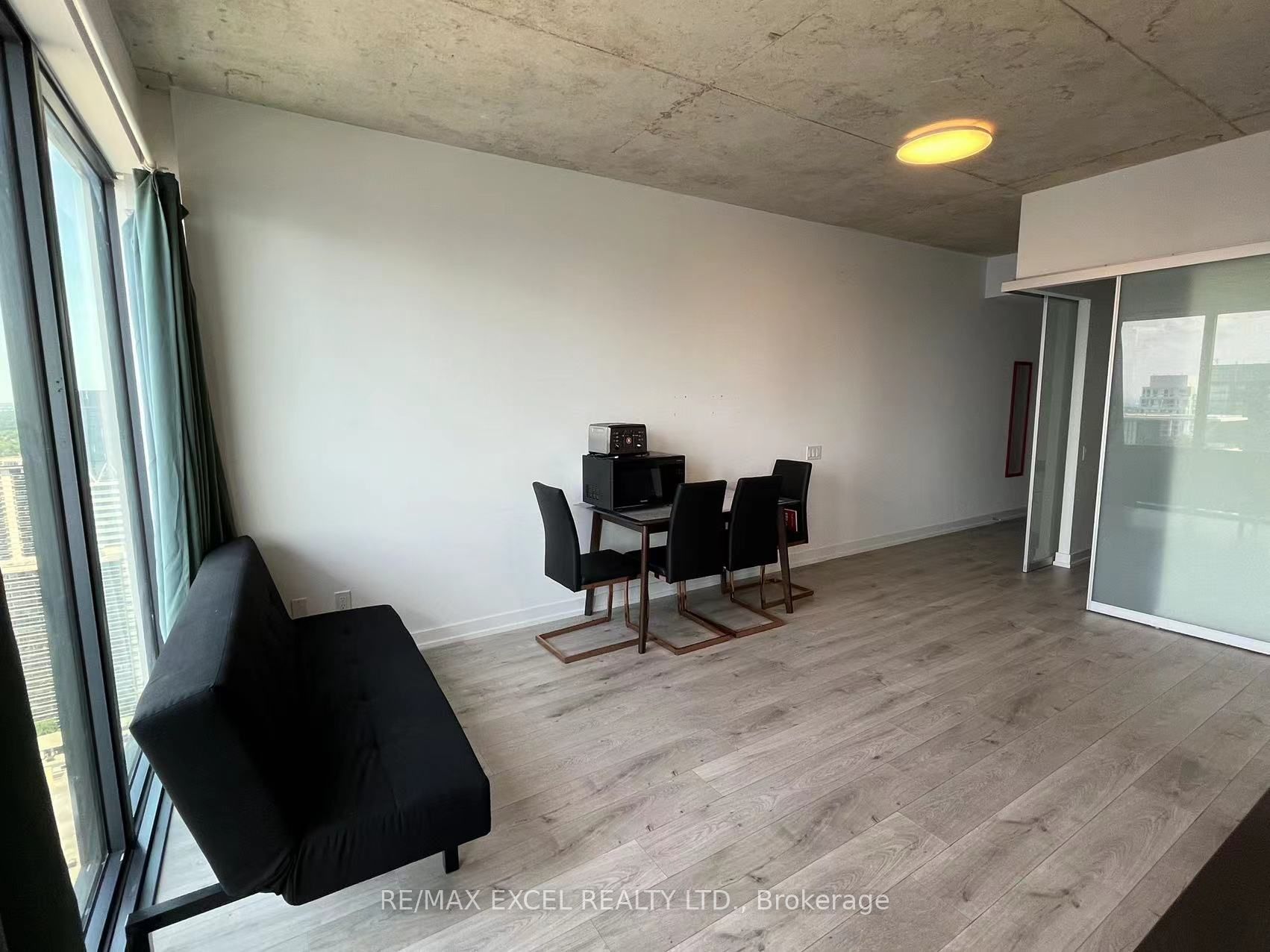 161 Roehampton Avenue 3702 Property Photo 9
