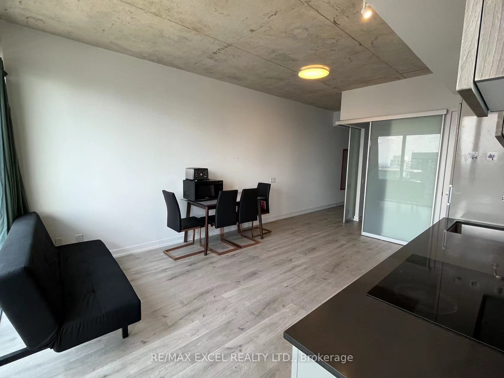 161 Roehampton Avenue 3702 Property Photo 14