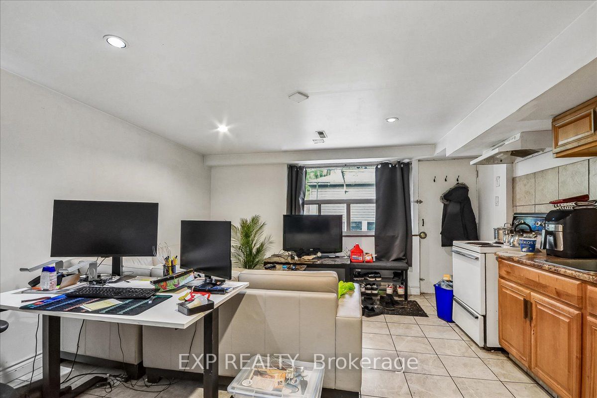 346 Westmount Avenue Property Photo 21