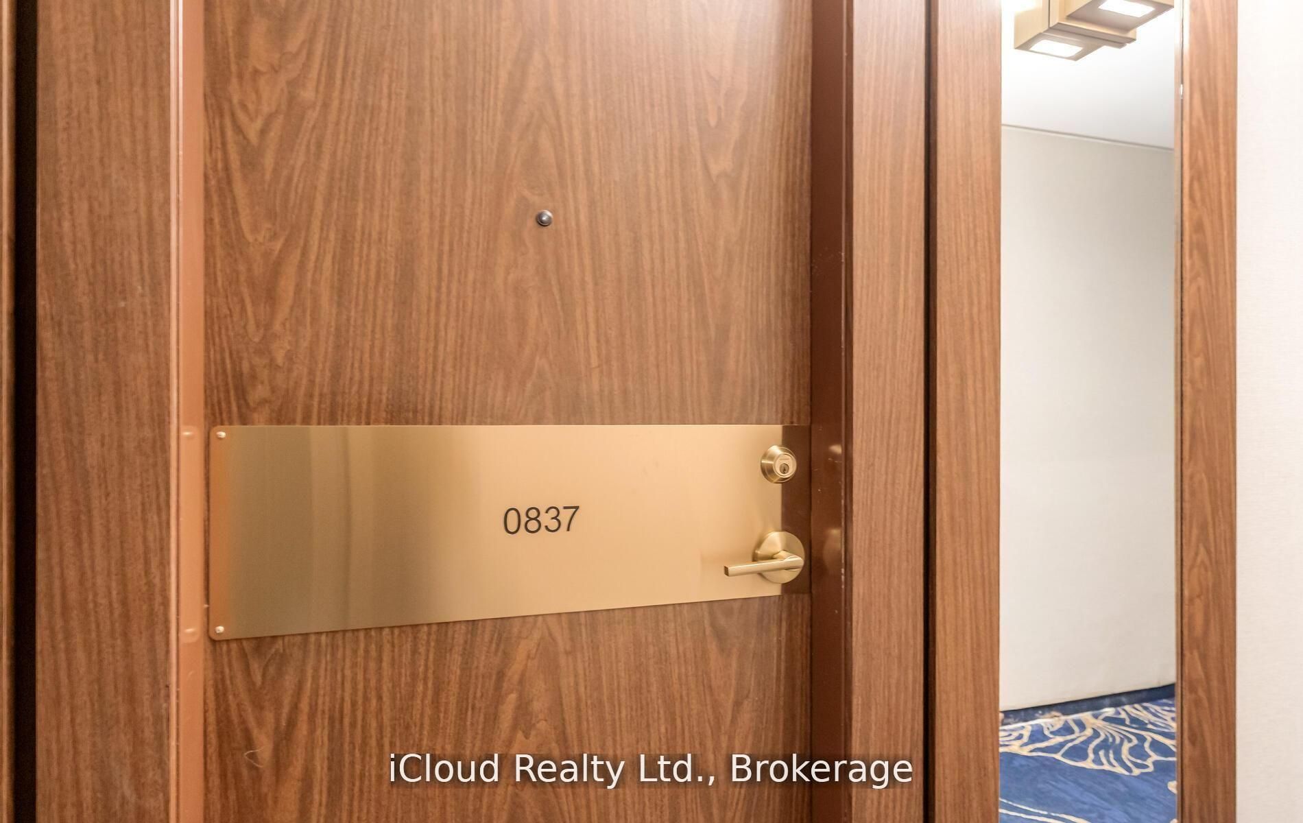 33 Harbour Square 837 Property Photo 6
