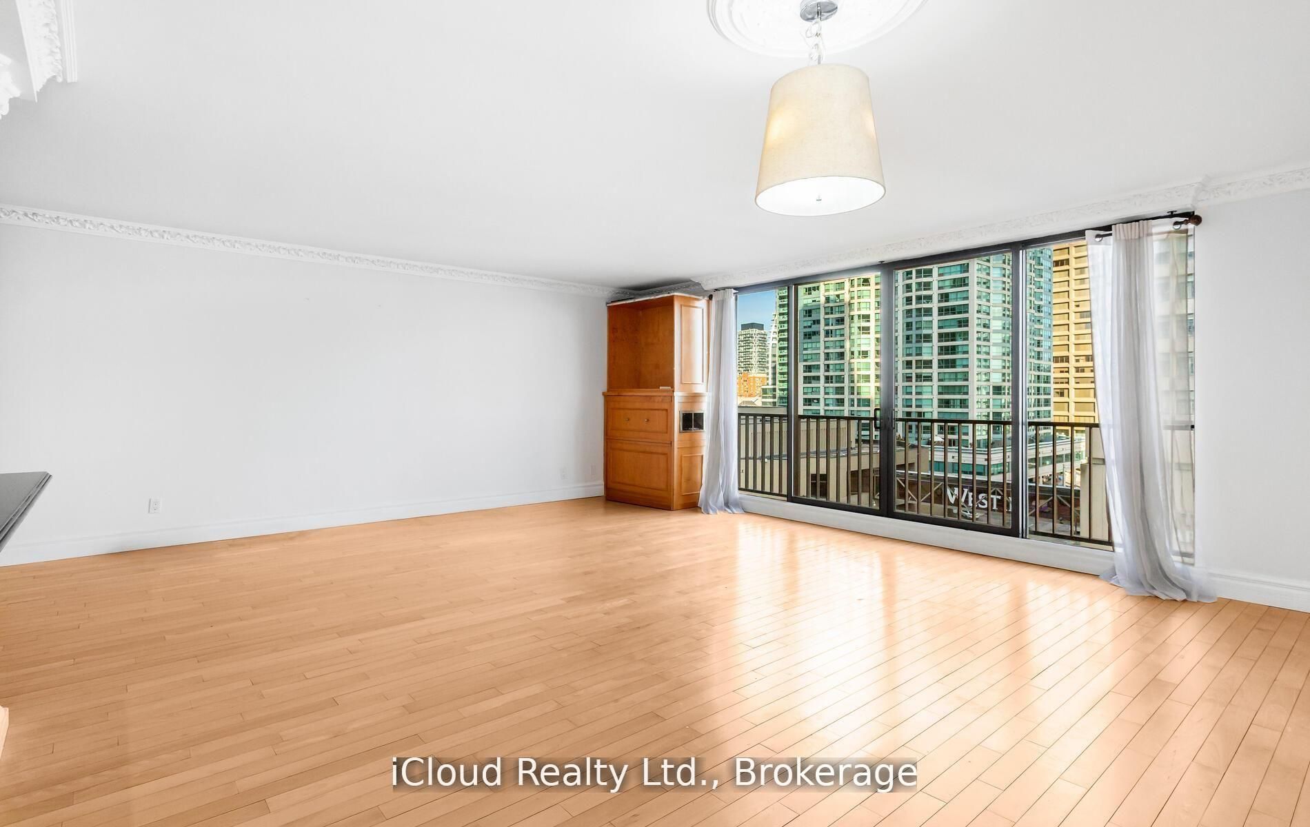 33 Harbour Square 837 Property Photo 10