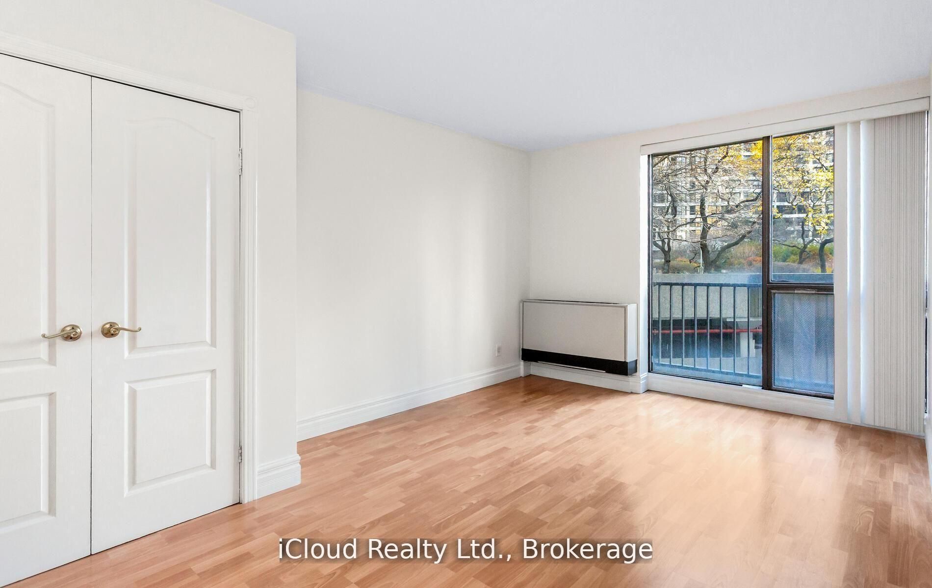 33 Harbour Square 837 Property Photo 21