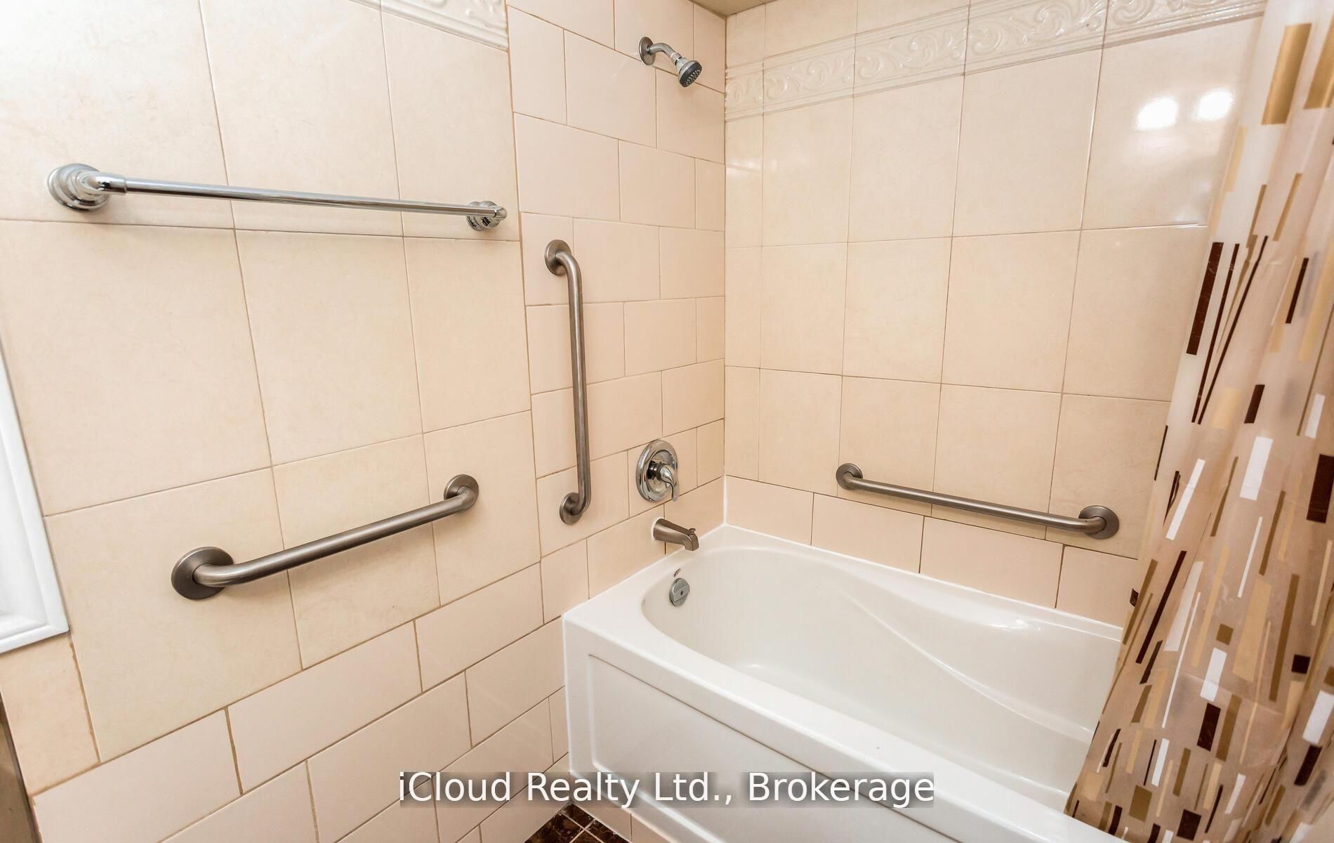 33 Harbour Square 837 Property Photo 25