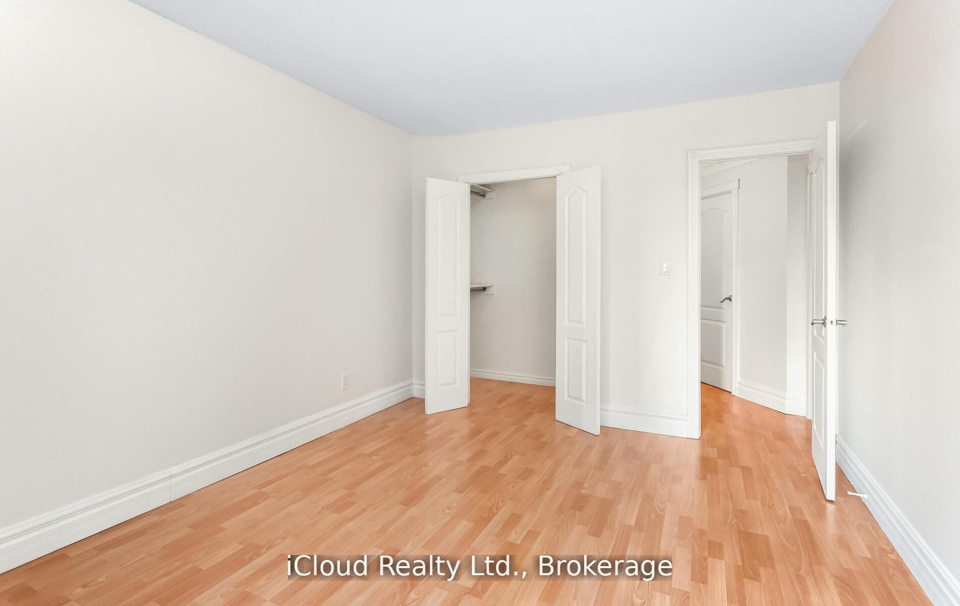 33 Harbour Square 837 Property Photo 27