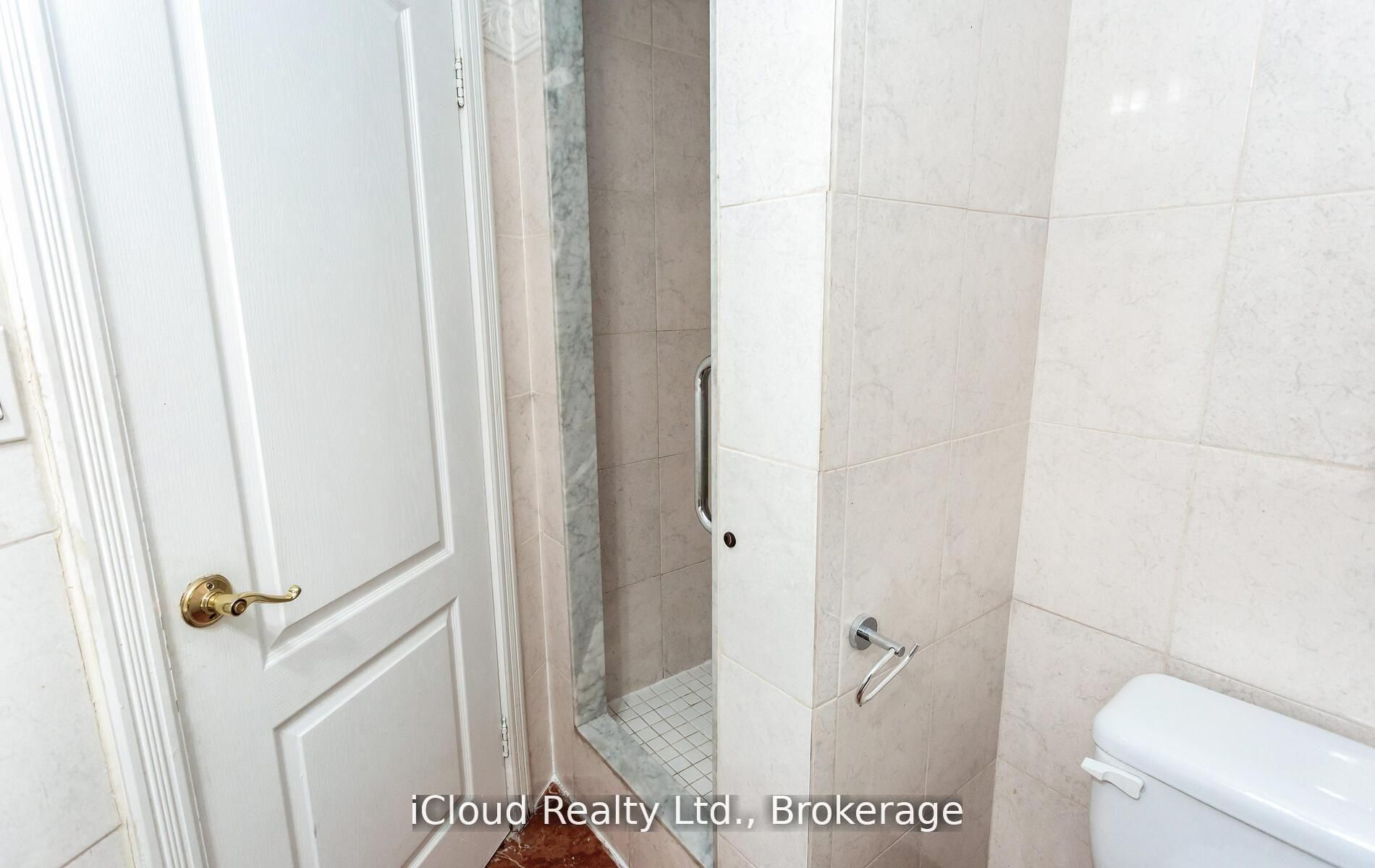 33 Harbour Square 837 Property Photo 29