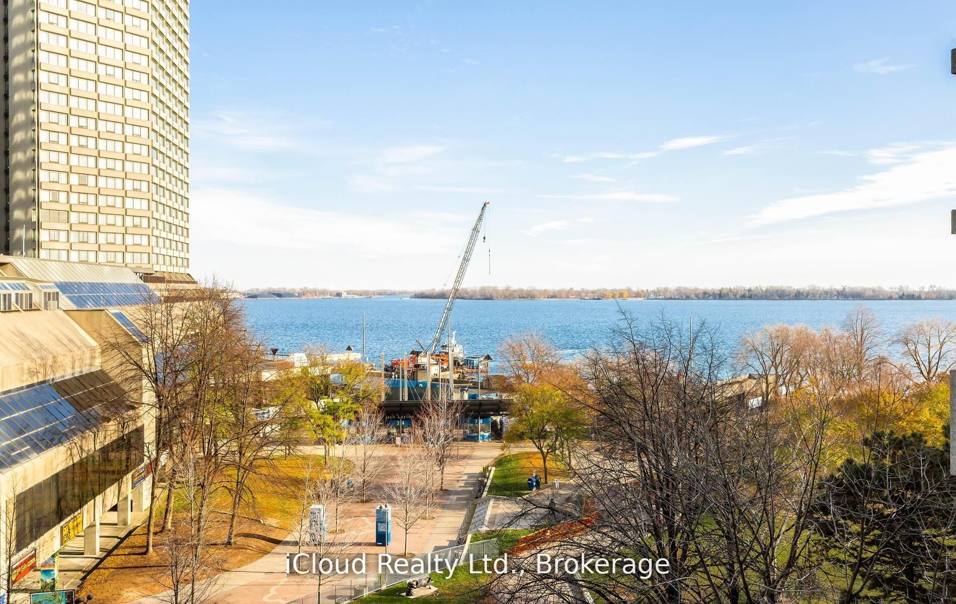 33 Harbour Square 837 Property Photo 33