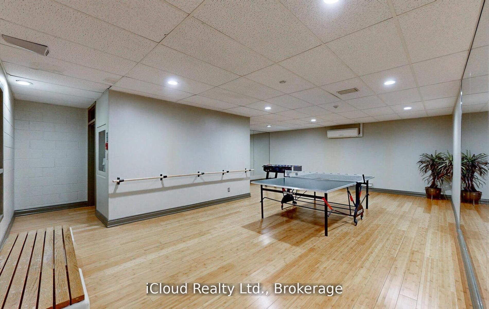 33 Harbour Square 837 Property Photo 37