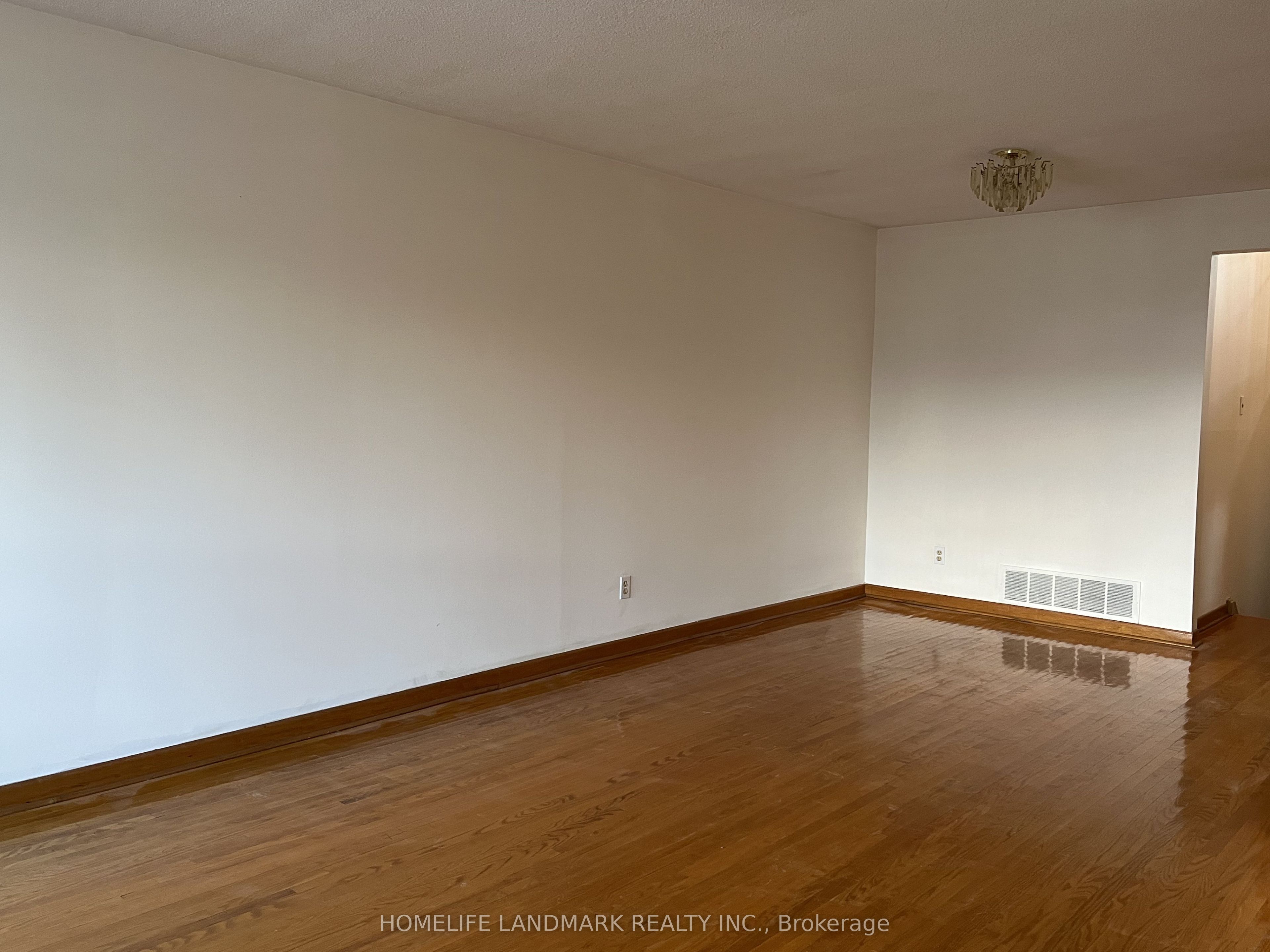 31 Pawnee Avenue Upper Property Photo 5