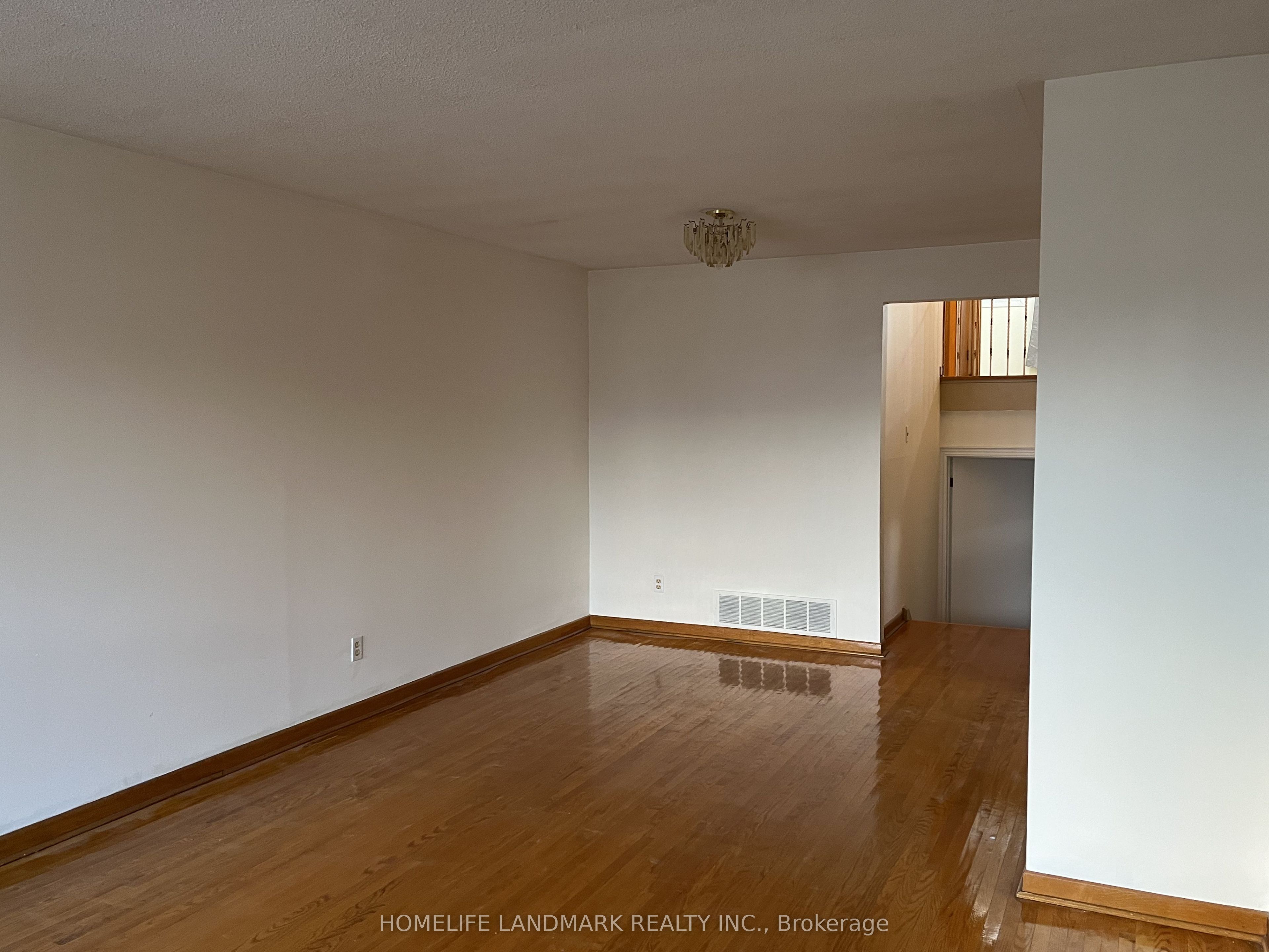 31 Pawnee Avenue Upper Property Photo 6