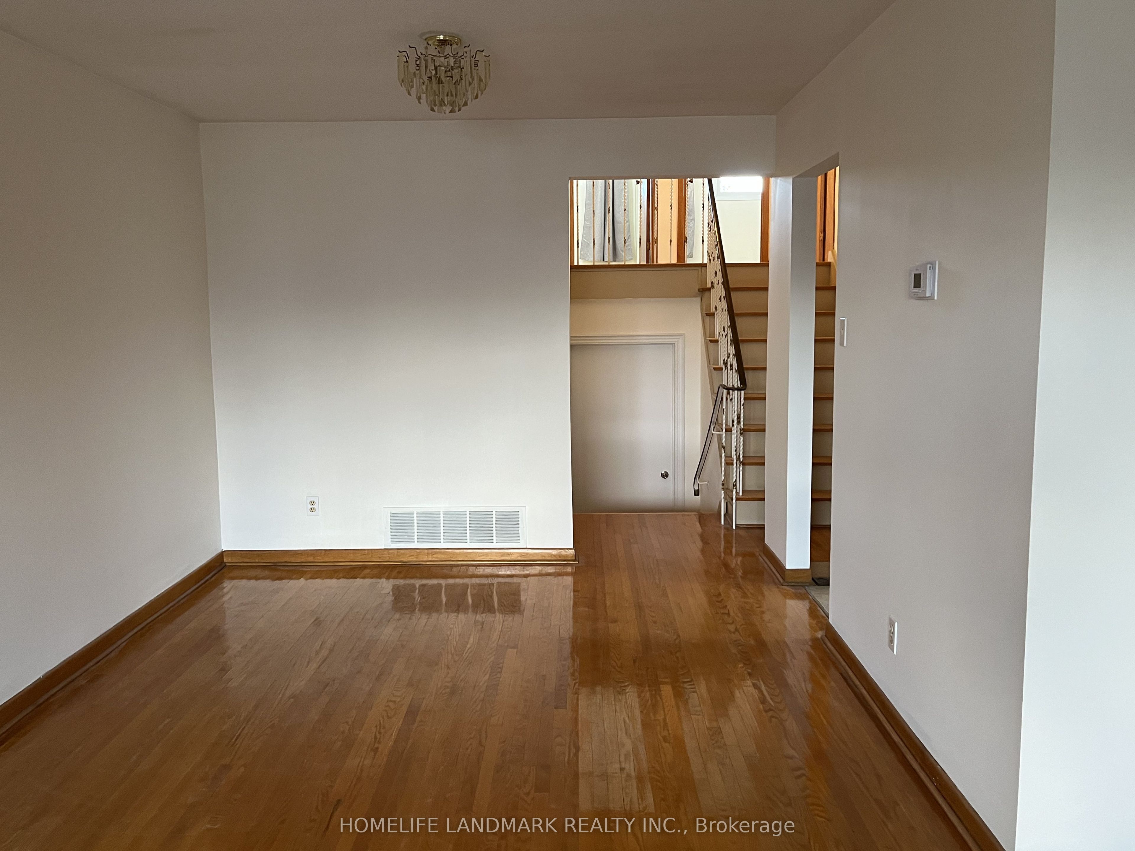 31 Pawnee Avenue Upper Property Photo 7