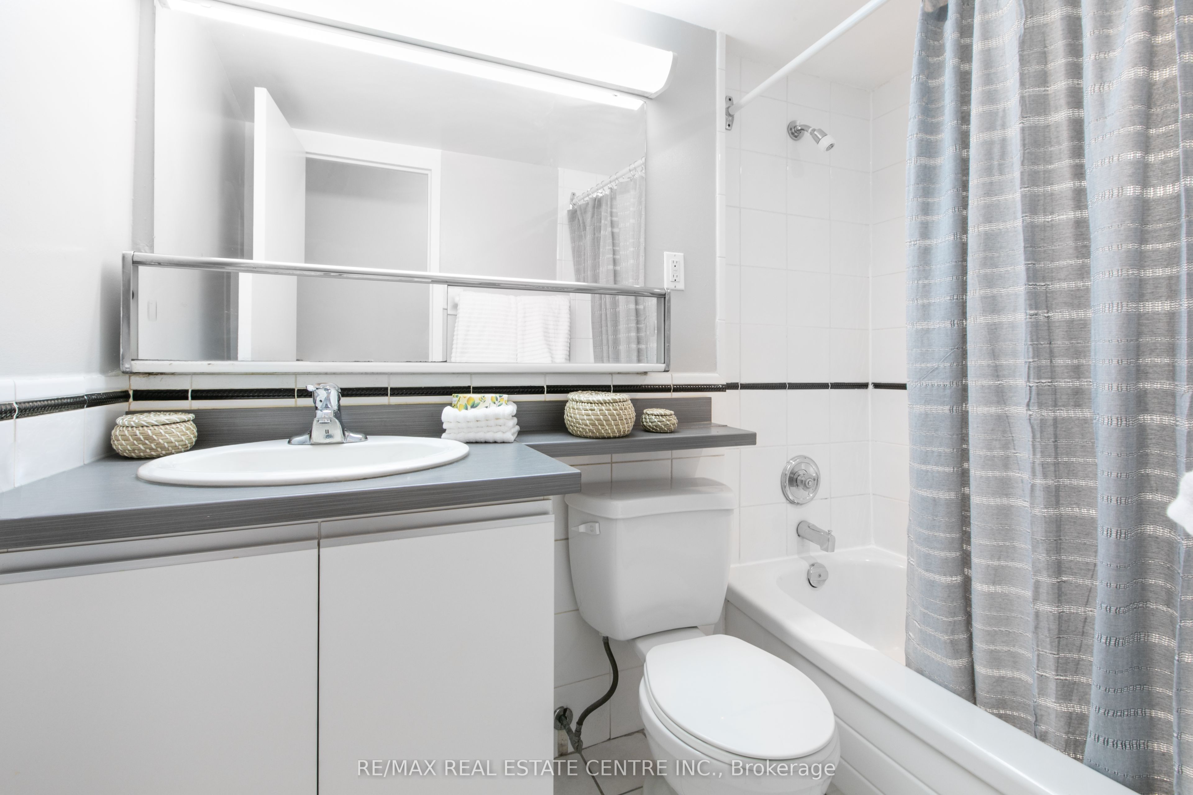 100 Graydon Hall Drive 903 Property Photo 18