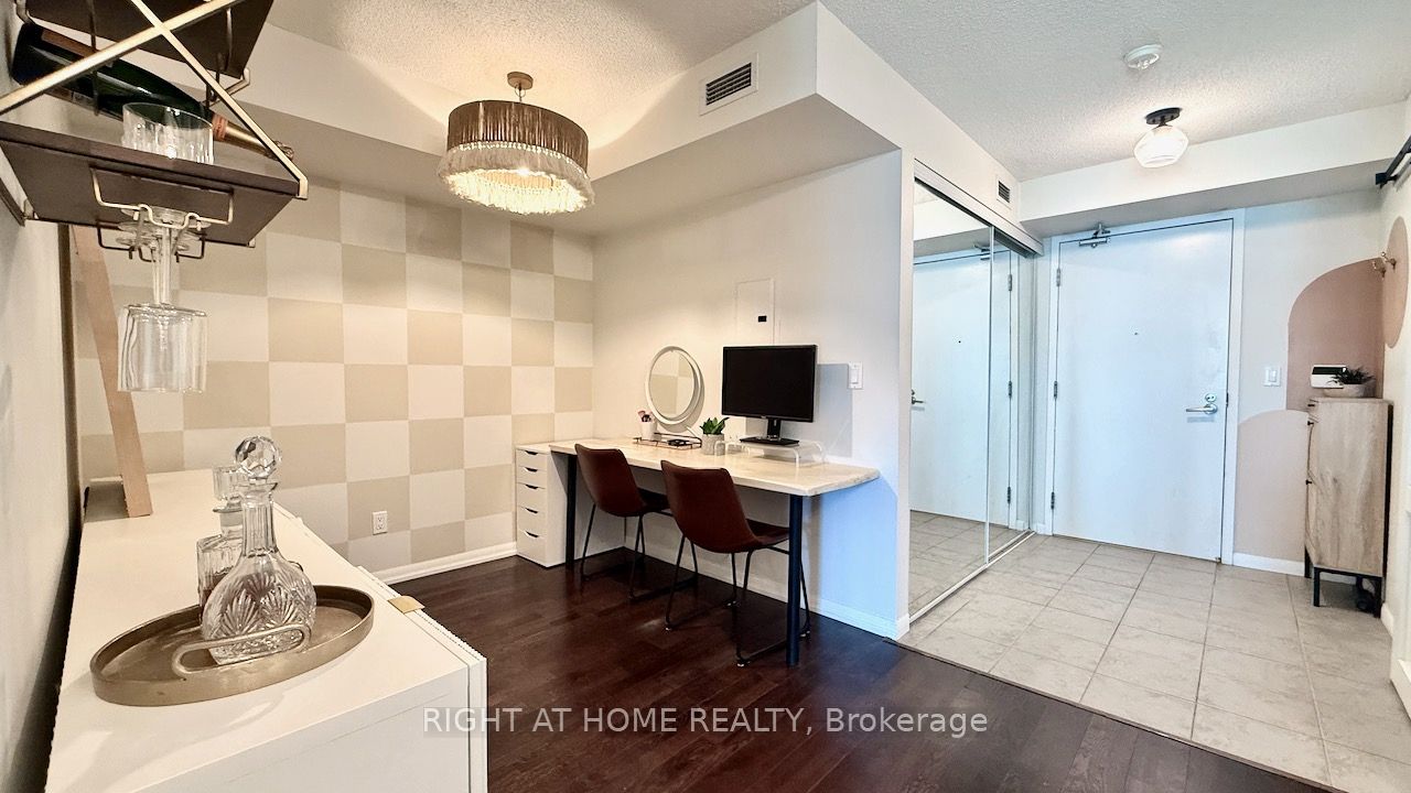 209 Fort York Boulevard S 656 Property Photo 13