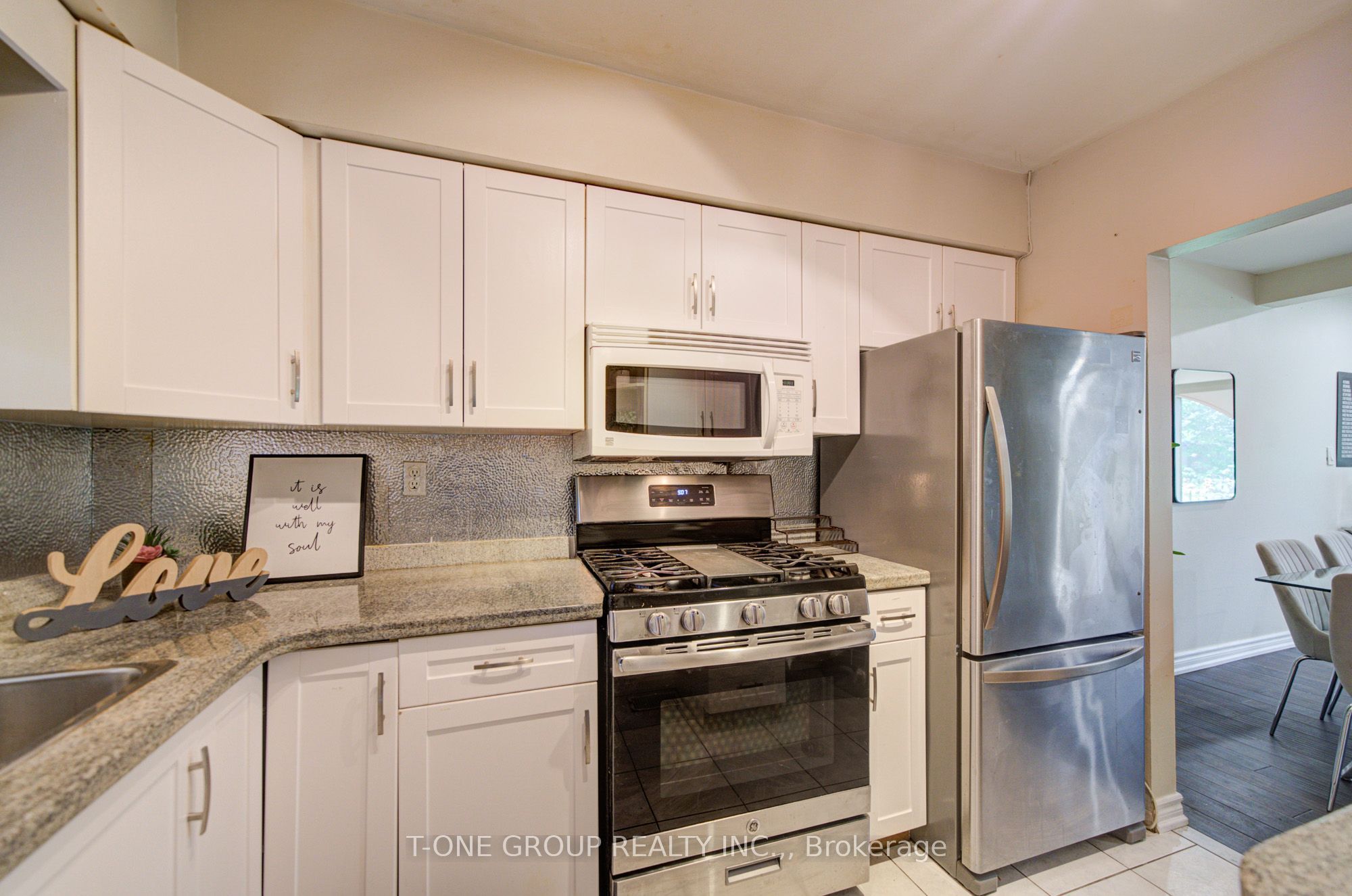 6 Esterbrooke Avenue 94 Property Photo 5