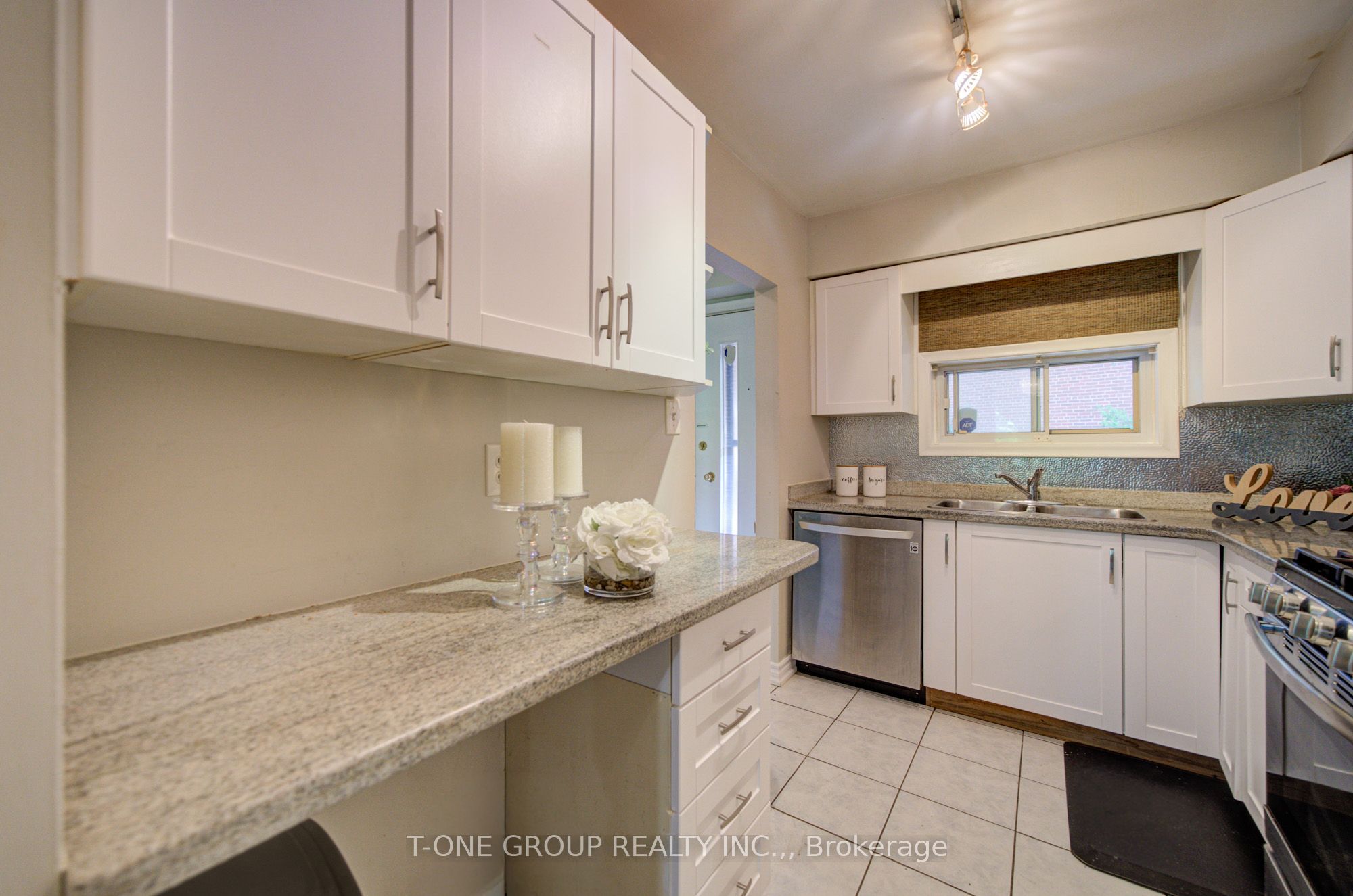 6 Esterbrooke Avenue 94 Property Photo 7