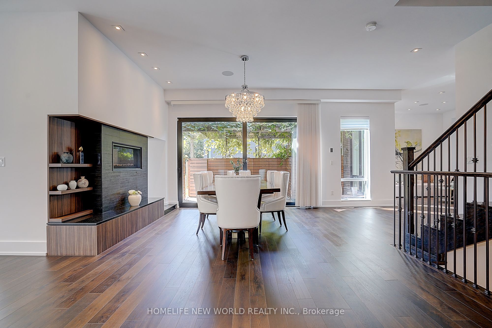7 Valliere Place W Property Photo 9