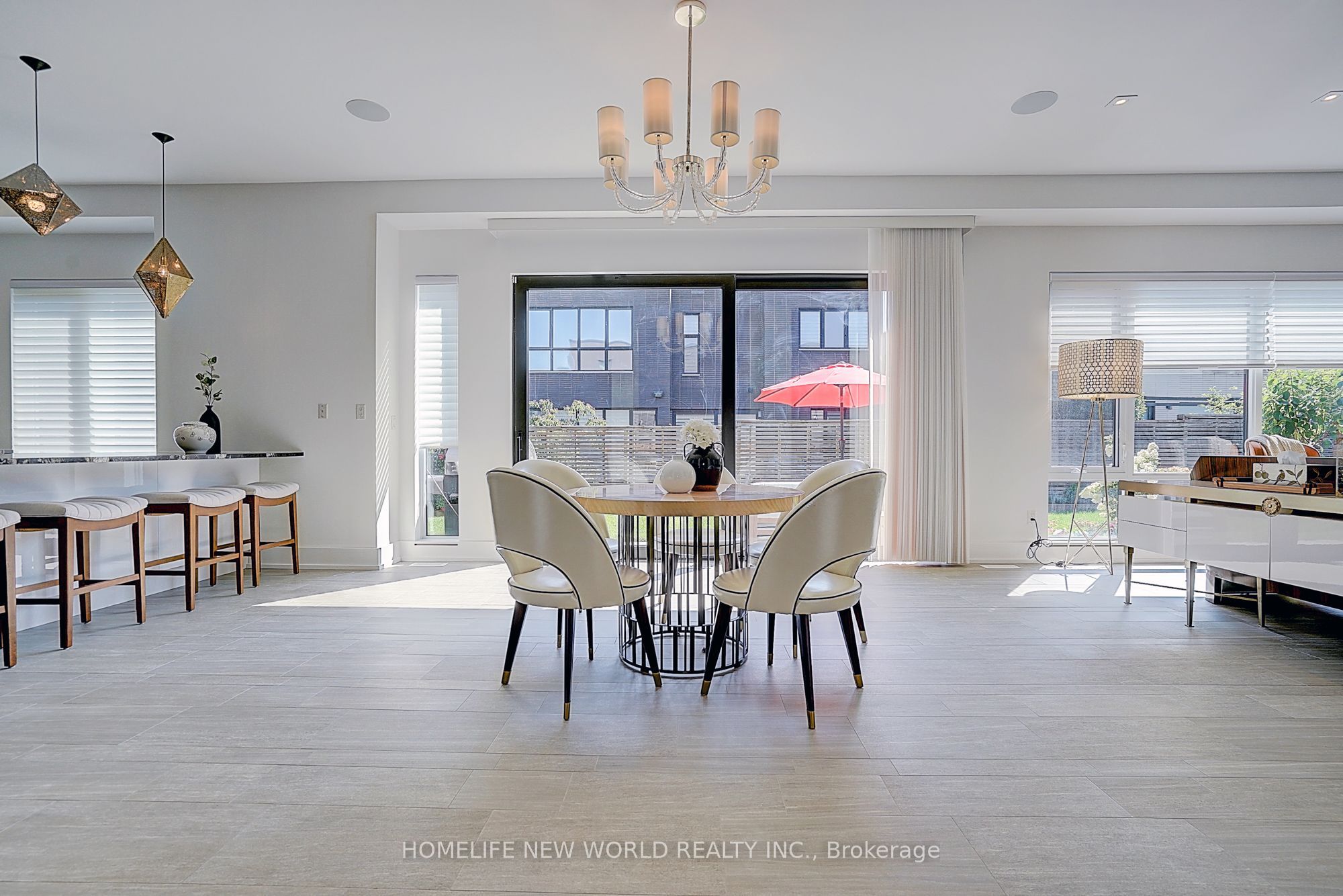 7 Valliere Place W Property Photo 13