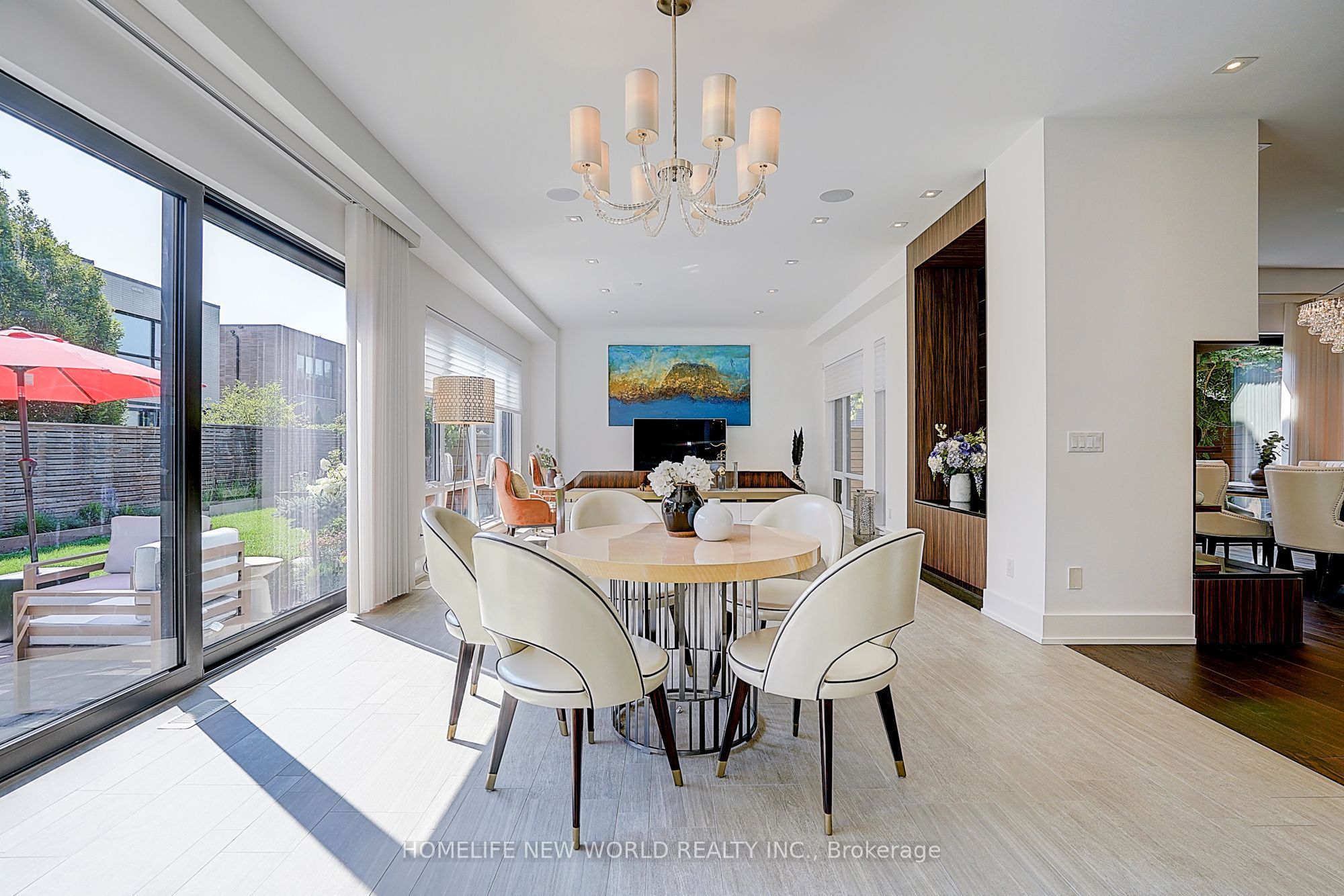 7 Valliere Place W Property Photo 14