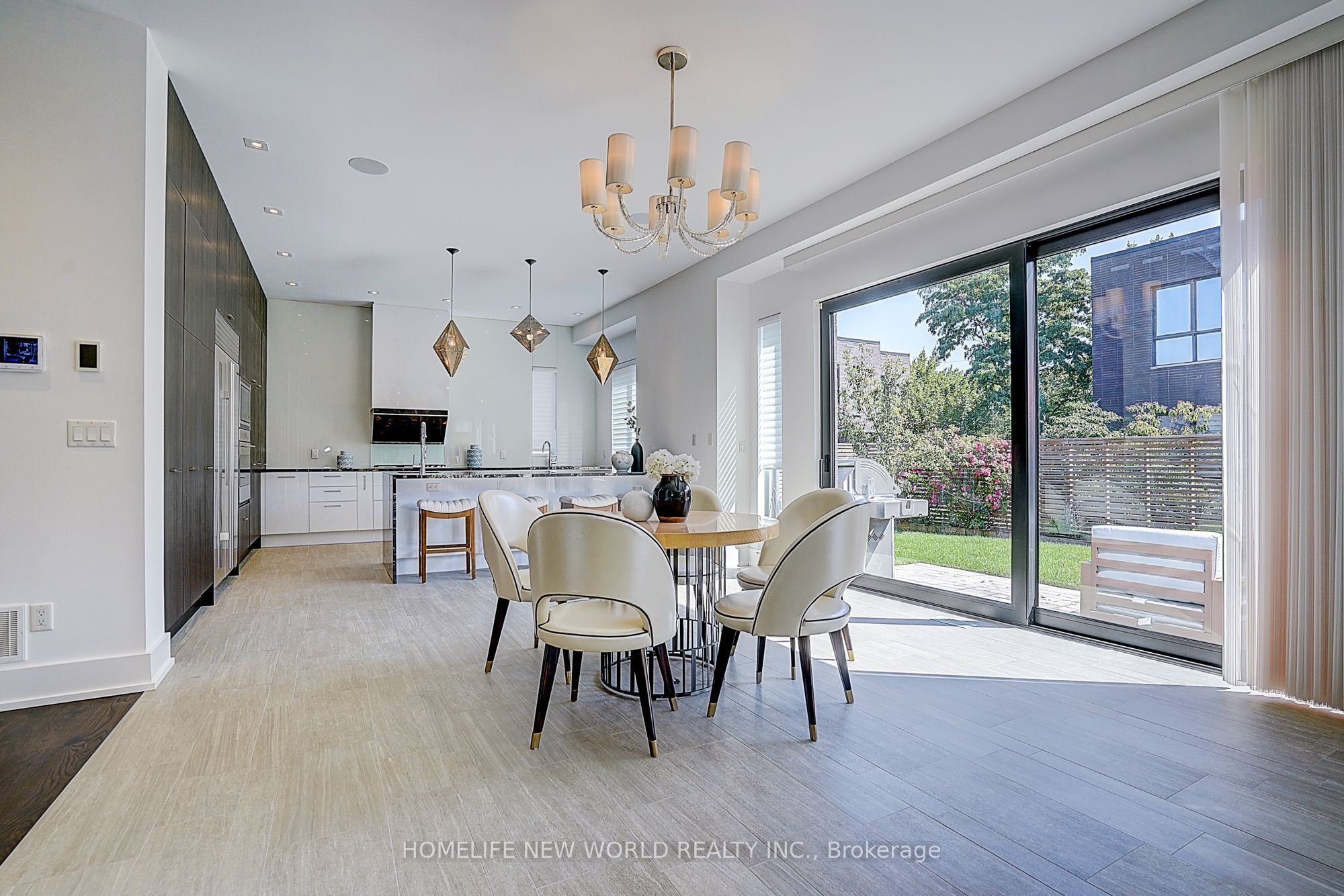 7 Valliere Place W Property Photo 17