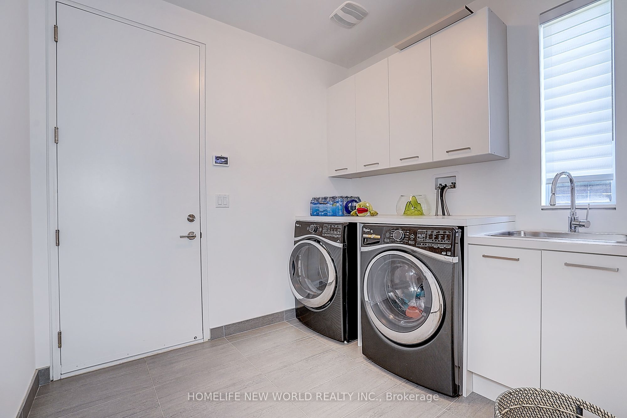 7 Valliere Place W Property Photo 18